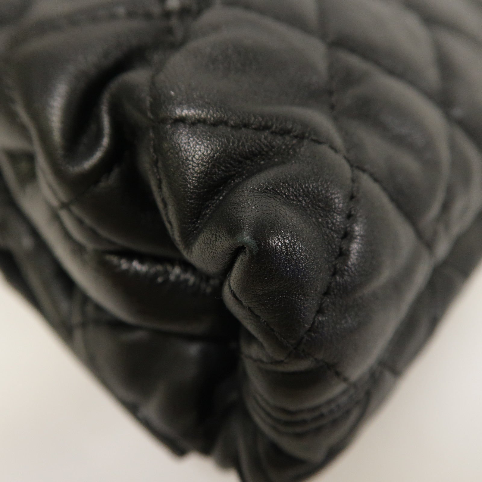 CHANEL 菱格羊皮皮革Chain Shoulder金扣鏈帶肩背袋黑色