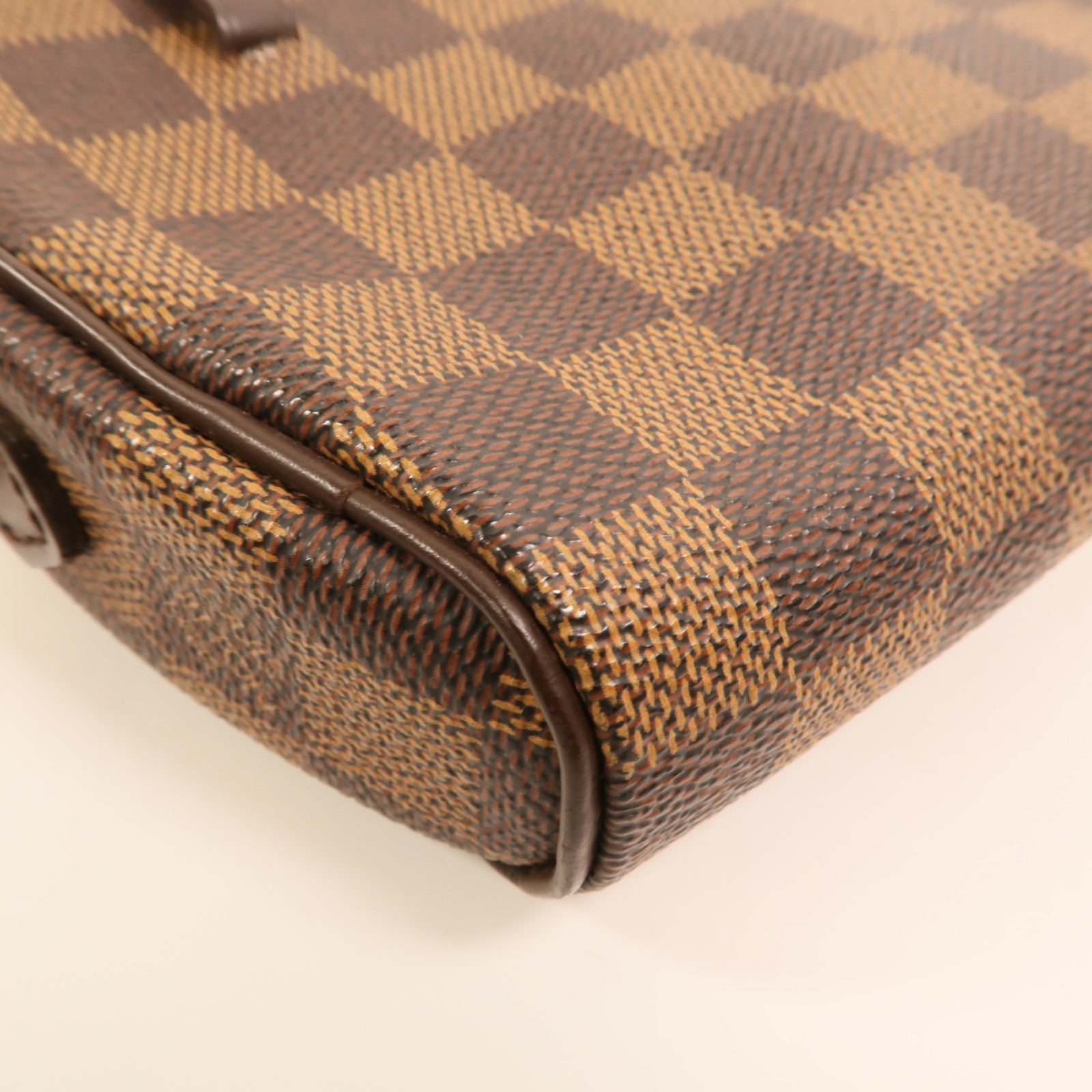 LOUIS VUITTON Damier Pochette Ipanema金扣肩背袋