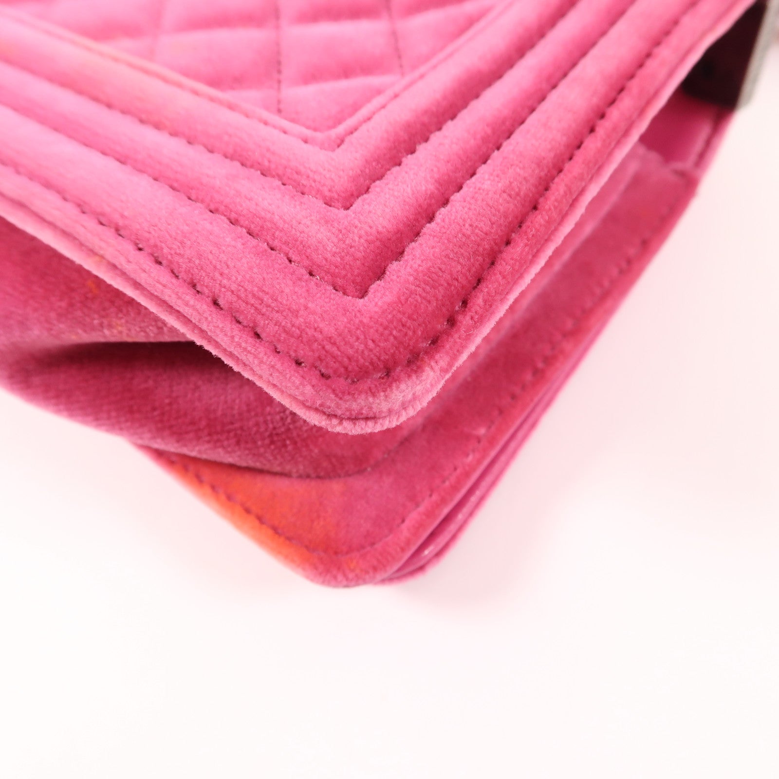 CHANEL CC Boy 20 Chain Shoulder Bag Velvet Pink