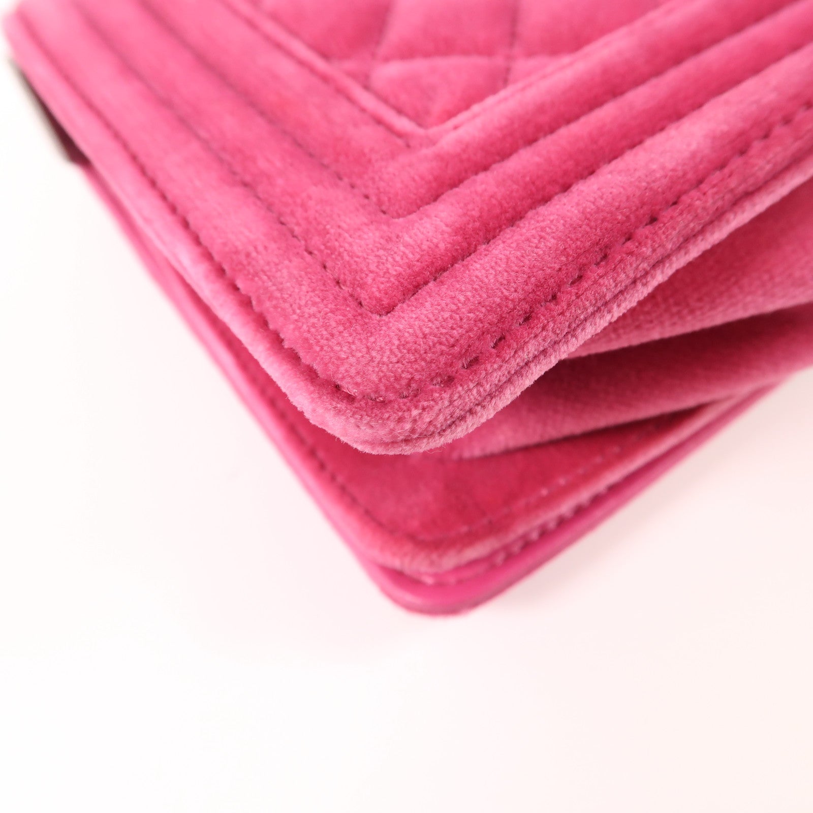 CHANEL 天鵝絨Boy 20鏈帶肩背袋