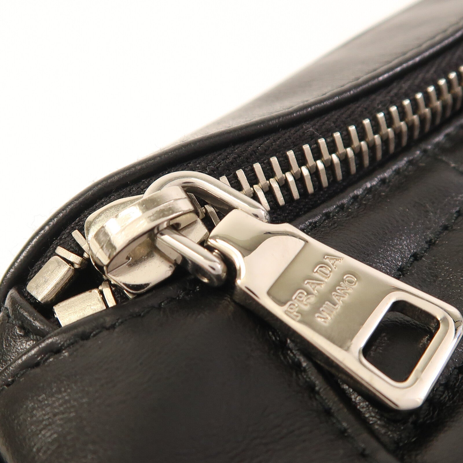 PRADA 牛皮皮革Shoulder Bag銀扣鏈帶肩背袋/腰包