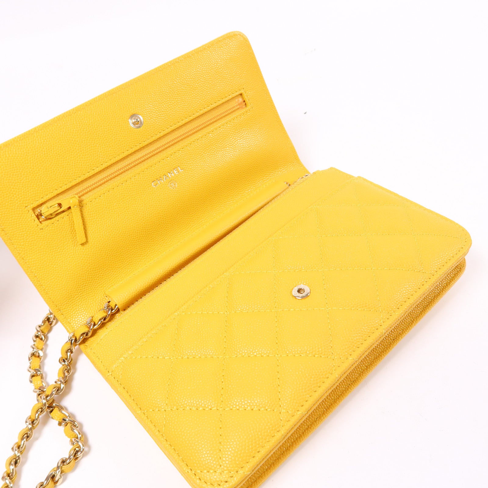 CHANEL 牛皮皮革WOC Wallet On Chain鏈帶肩背袋