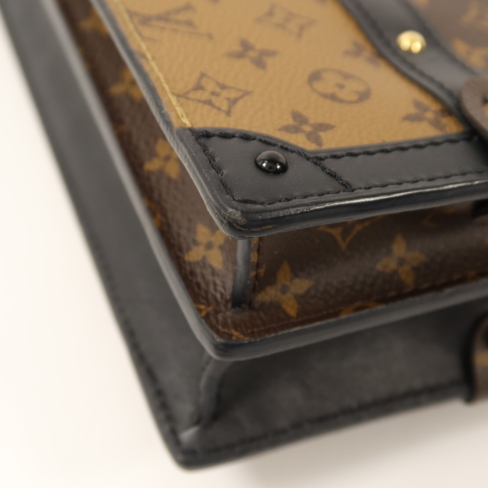 LOUIS VUITTON Monogram Reverse Trunk Clutch金扣鏈帶肩背袋