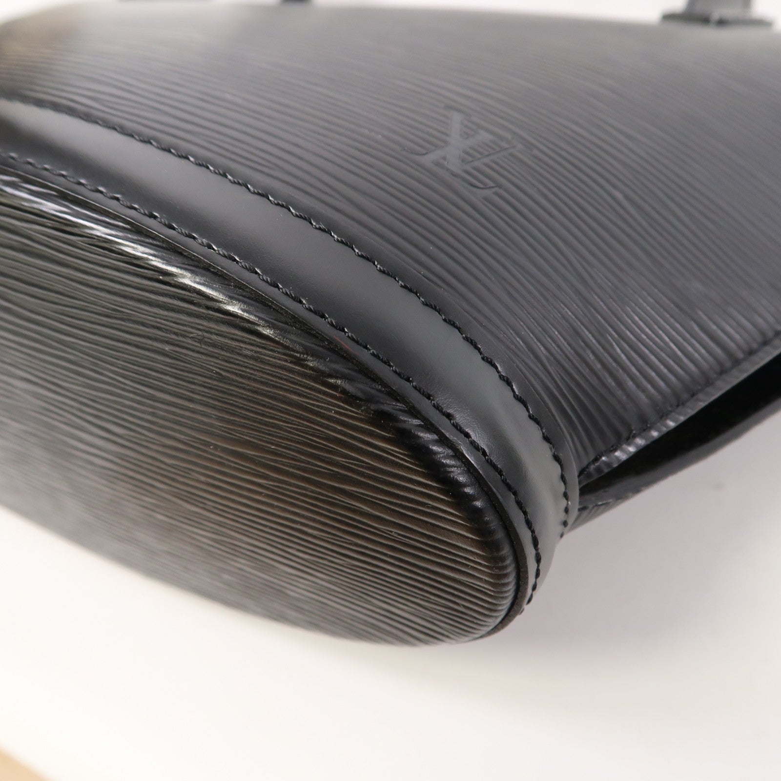 LOUIS VUITTON 【激減優惠】Epi Saint Jacques金扣肩背袋黑色