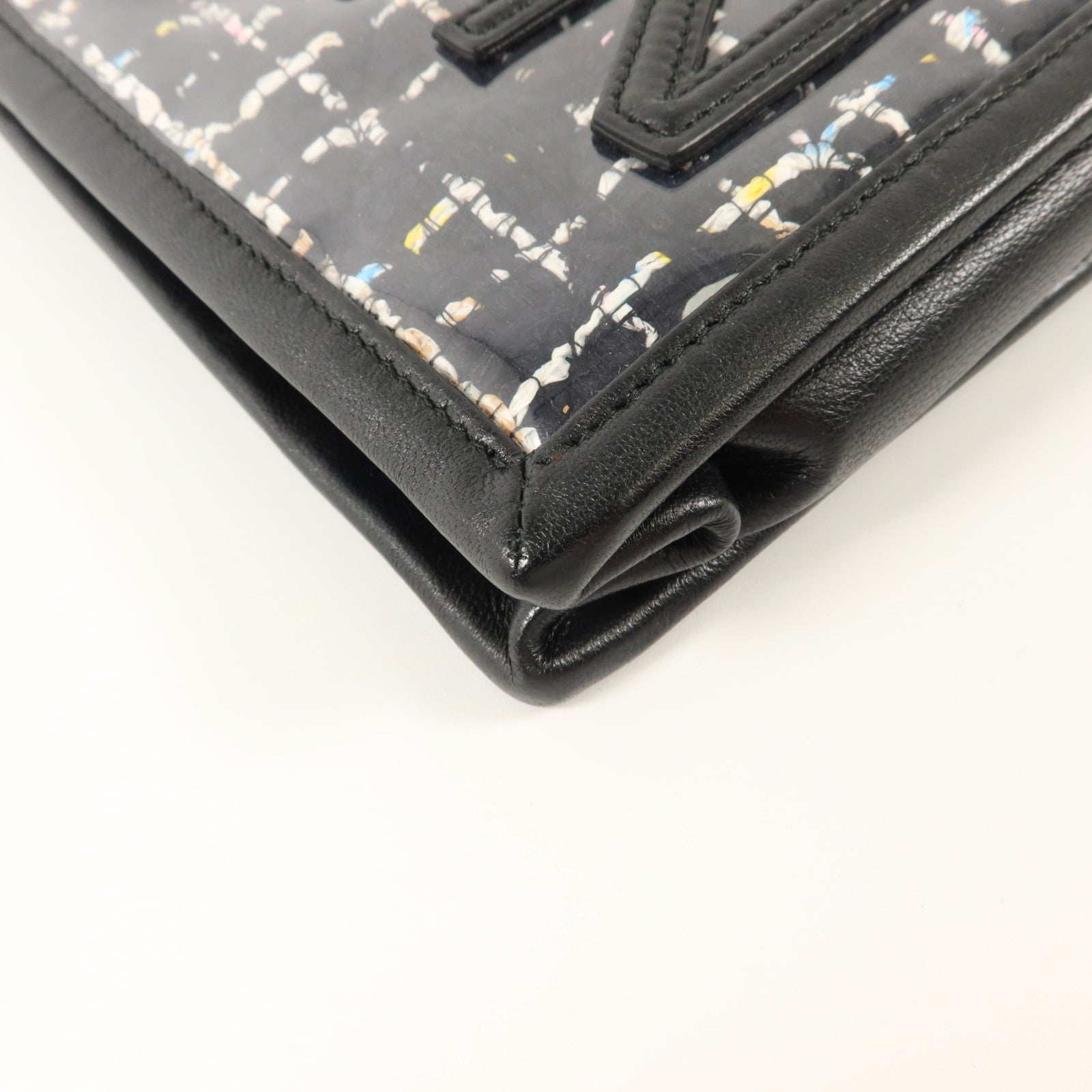 CHANEL PVC/斜紋軟呢Phone Pouch With Chain鏈帶電話肩背袋