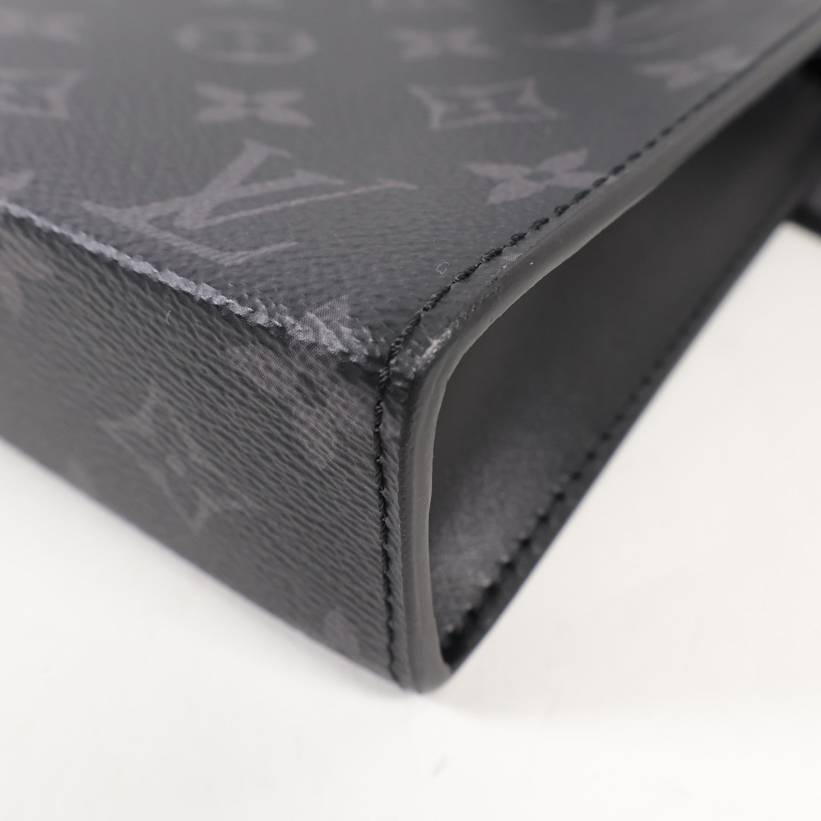 LOUIS VUITTON Monogram Eclipse Gaston銀扣肩背袋