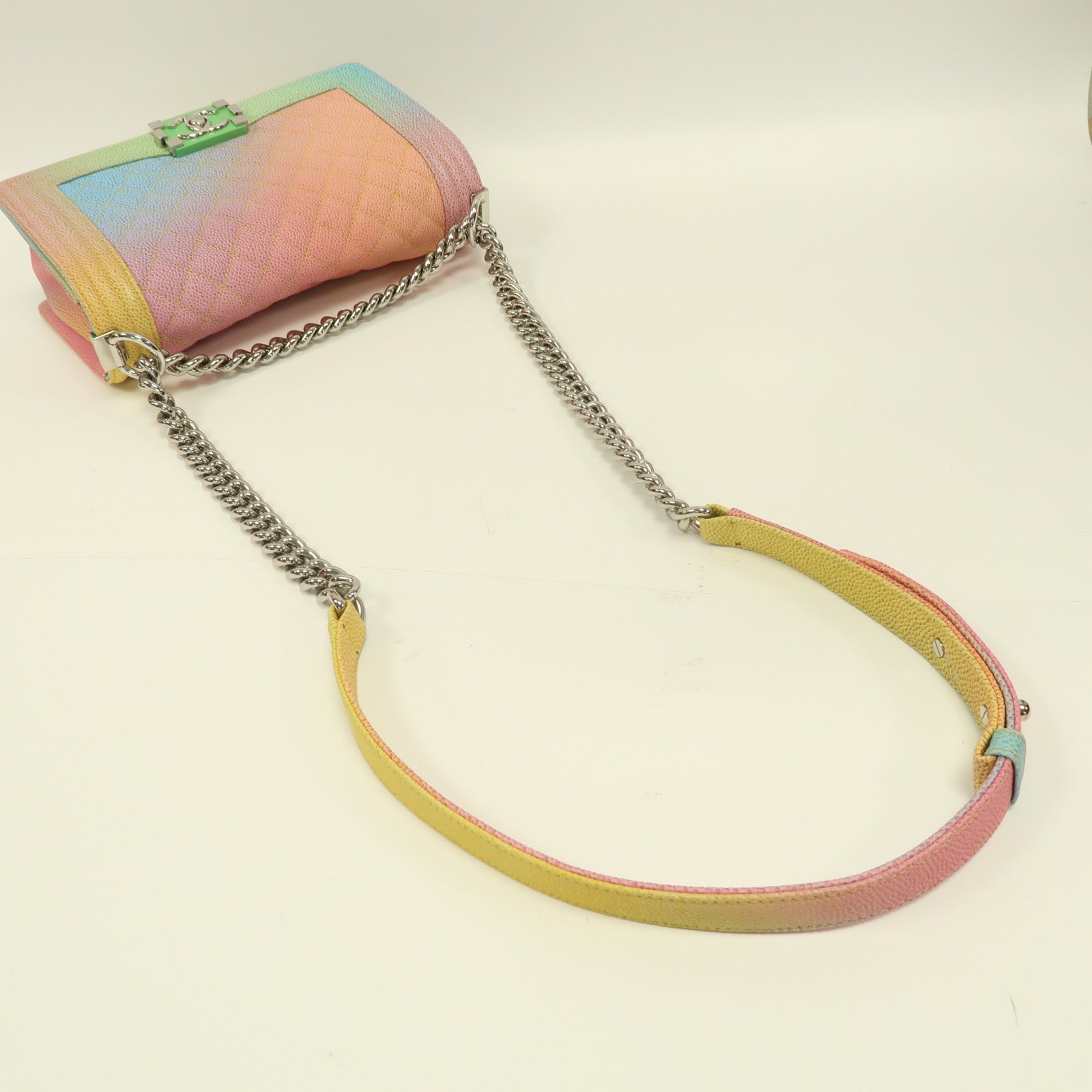 CHANEL 【激減優惠】菱格Caviar皮革Boy 25金扣鏈帶肩背袋彩色