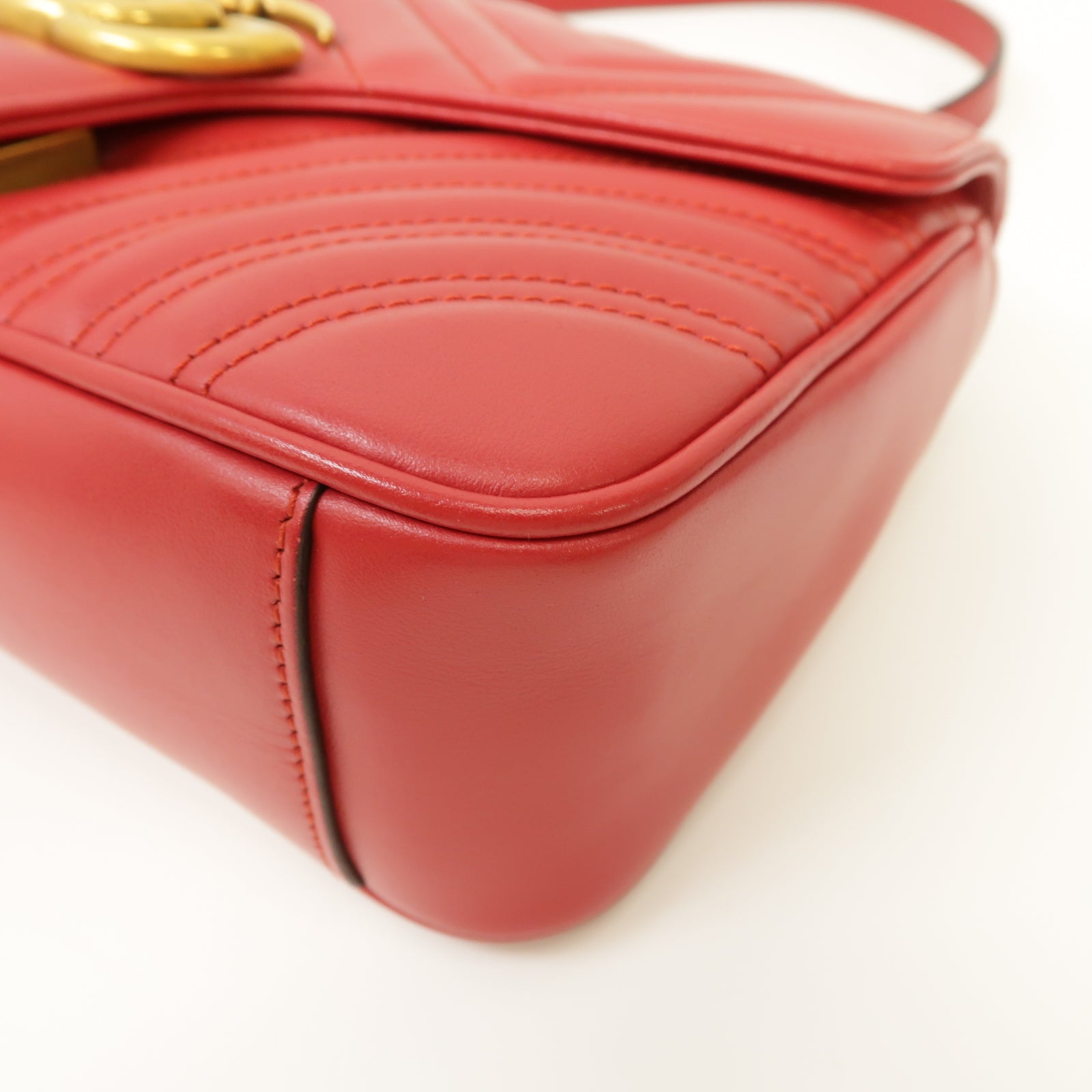 GUCCI 【激減優惠】牛皮皮革GG Marmont金扣鏈帶肩背袋紅色