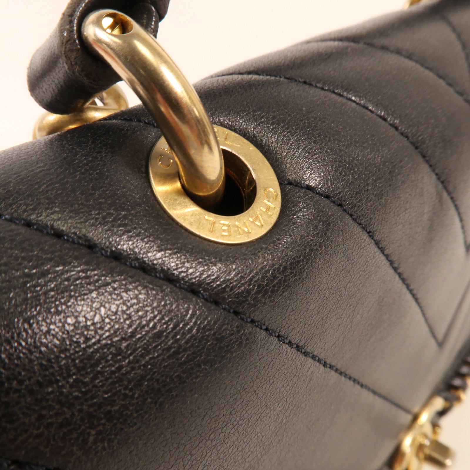 CHANEL 牛皮皮革Shoulder Bag金扣鏈帶肩背袋