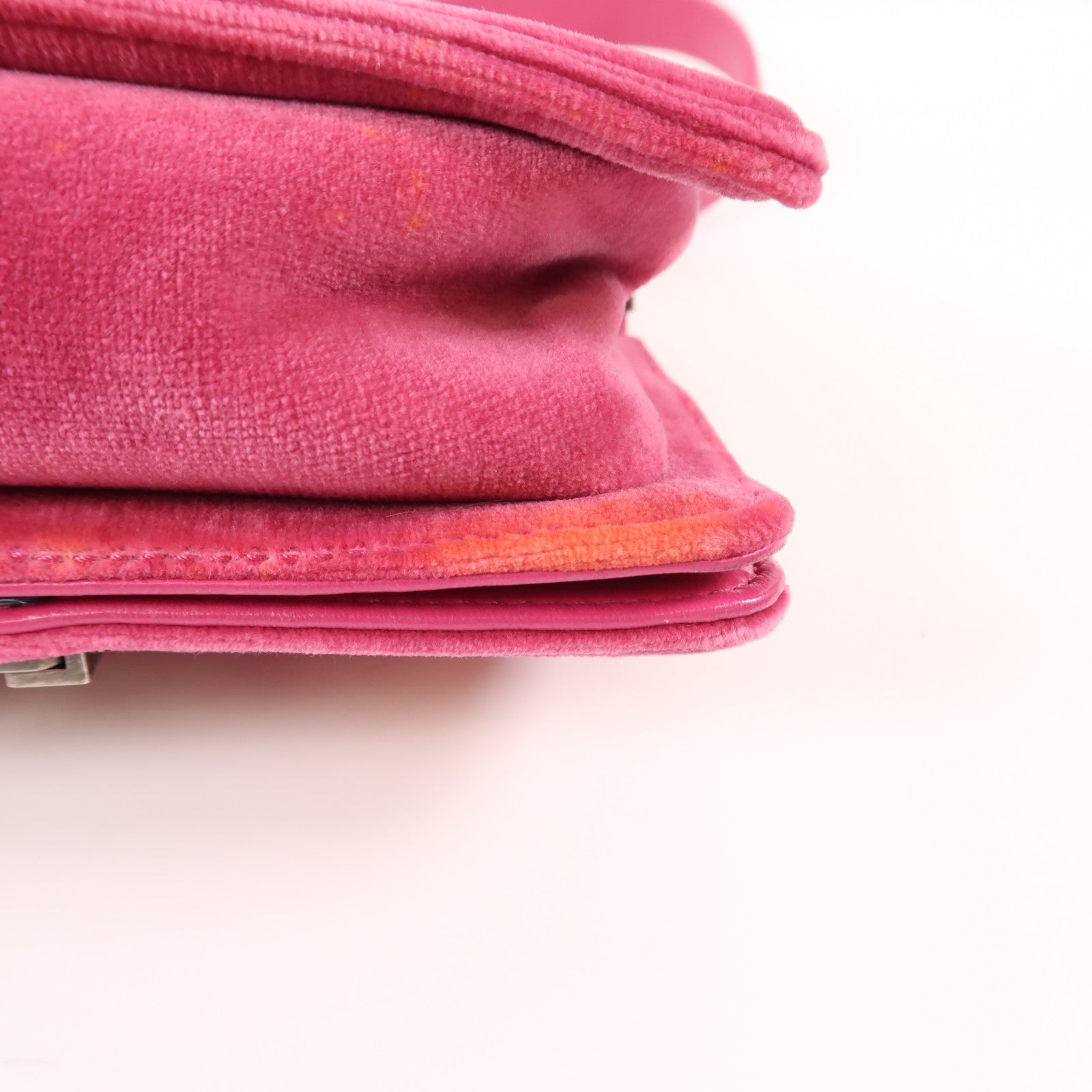 CHANEL 天鵝絨Boy 20鏈帶肩背袋