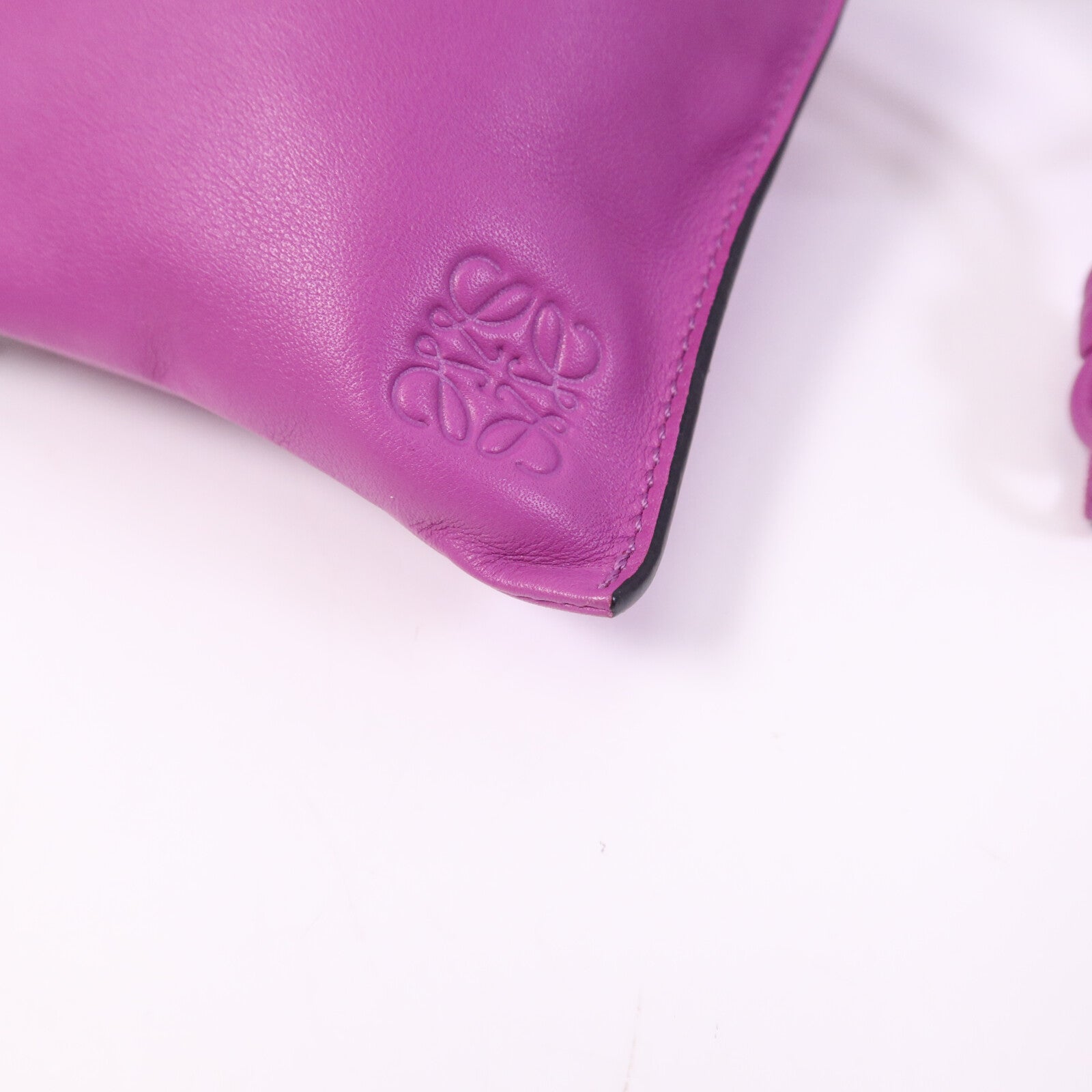 LOEWE 羊皮皮革Flamenco Pocket Bag肩背袋