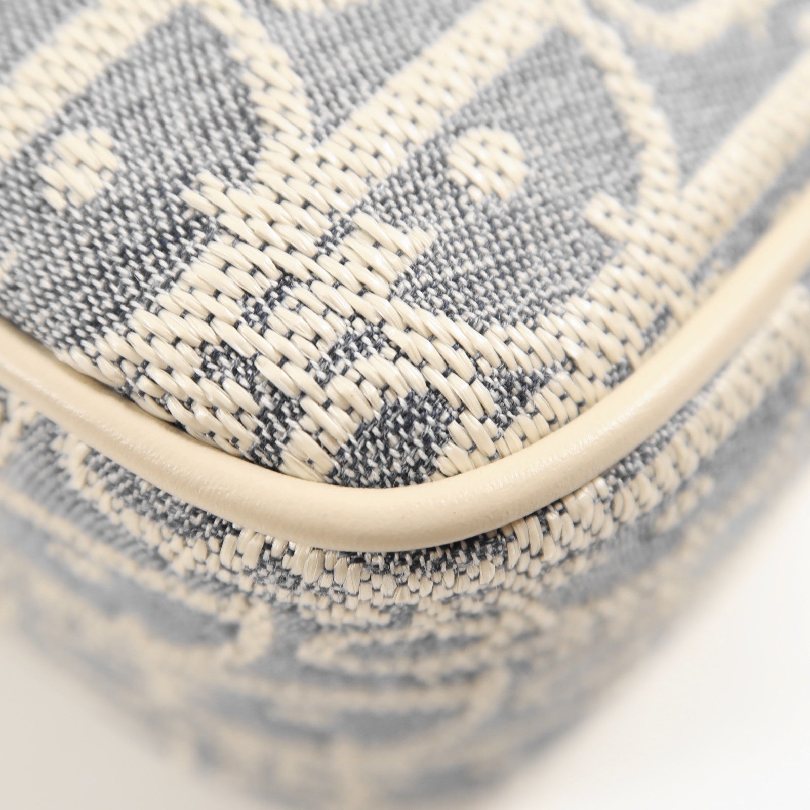 Dior 帆布Montaigne Pocket Bag金扣肩背袋