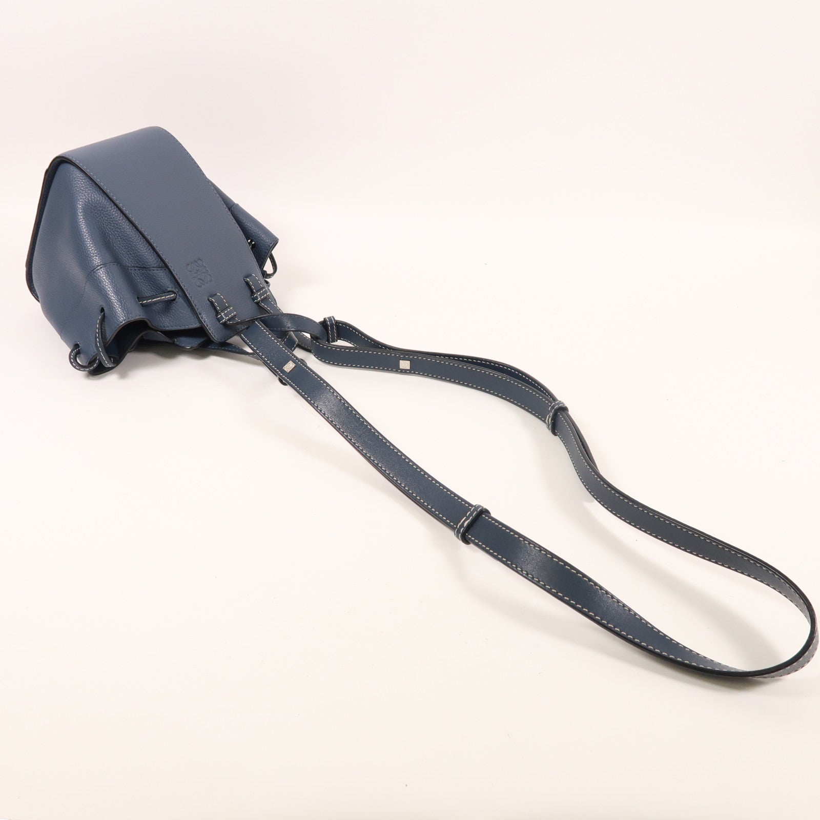 LOEWE 牛皮皮革Mini Hammock銀扣手挽肩背兩用袋