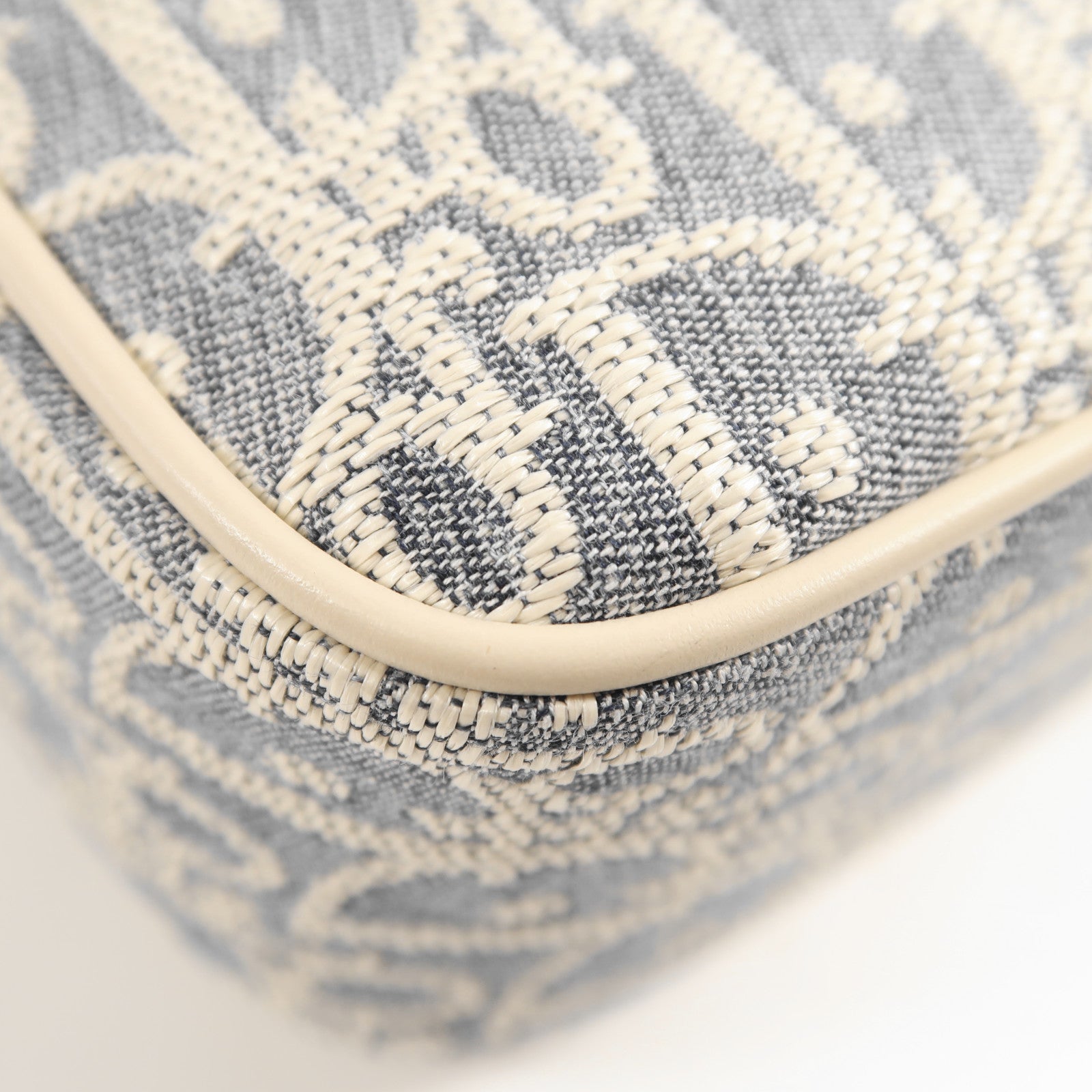 Dior 帆布Montaigne Pocket Bag金扣肩背袋