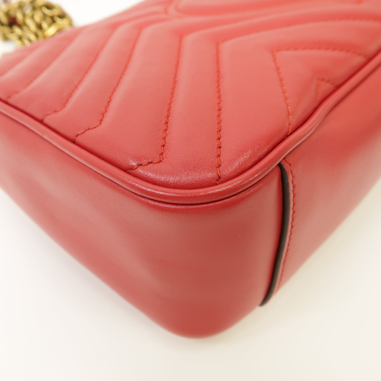 GUCCI 【激減優惠】牛皮皮革GG Marmont金扣鏈帶肩背袋紅色