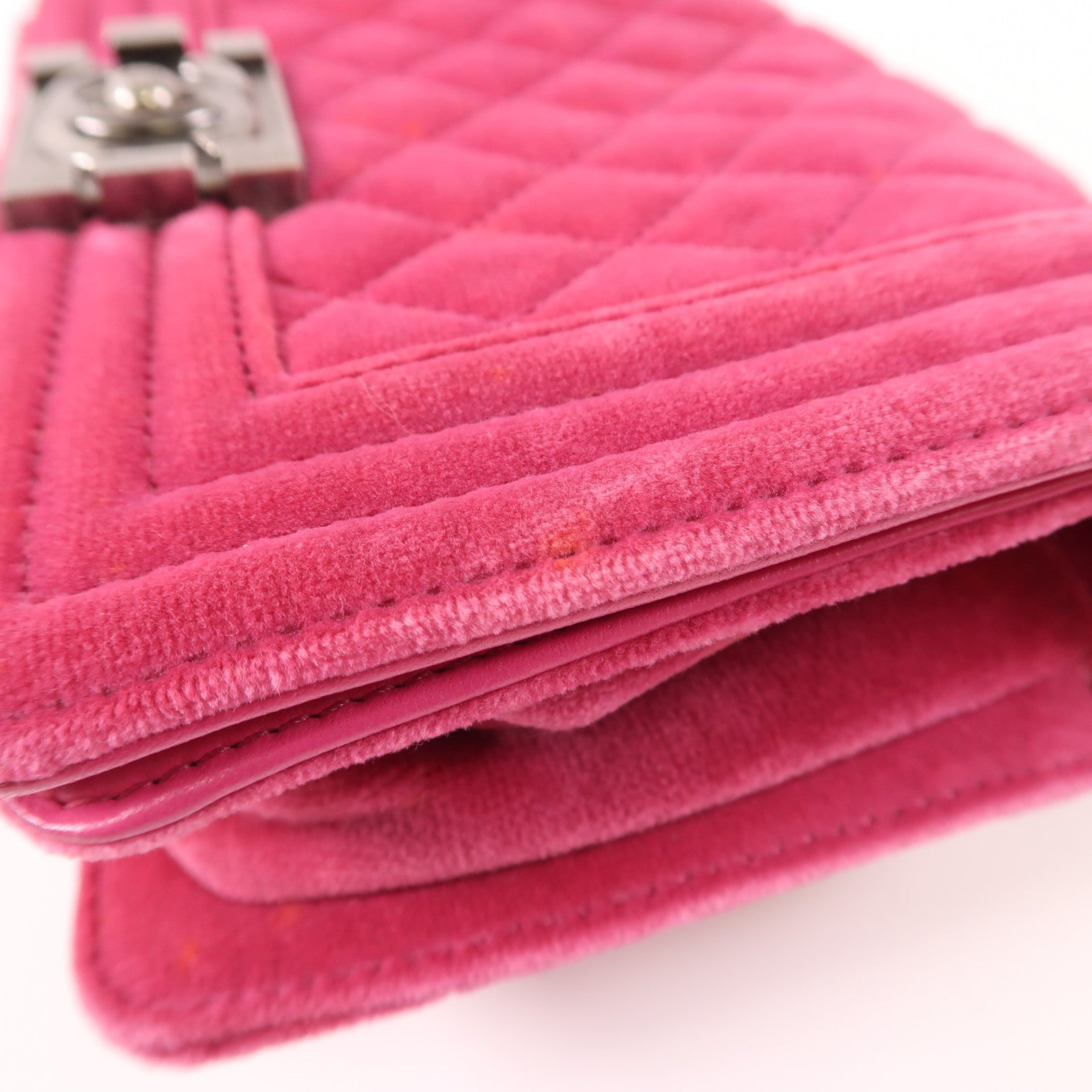 CHANEL CC Boy 20 Chain Shoulder Bag Velvet Pink