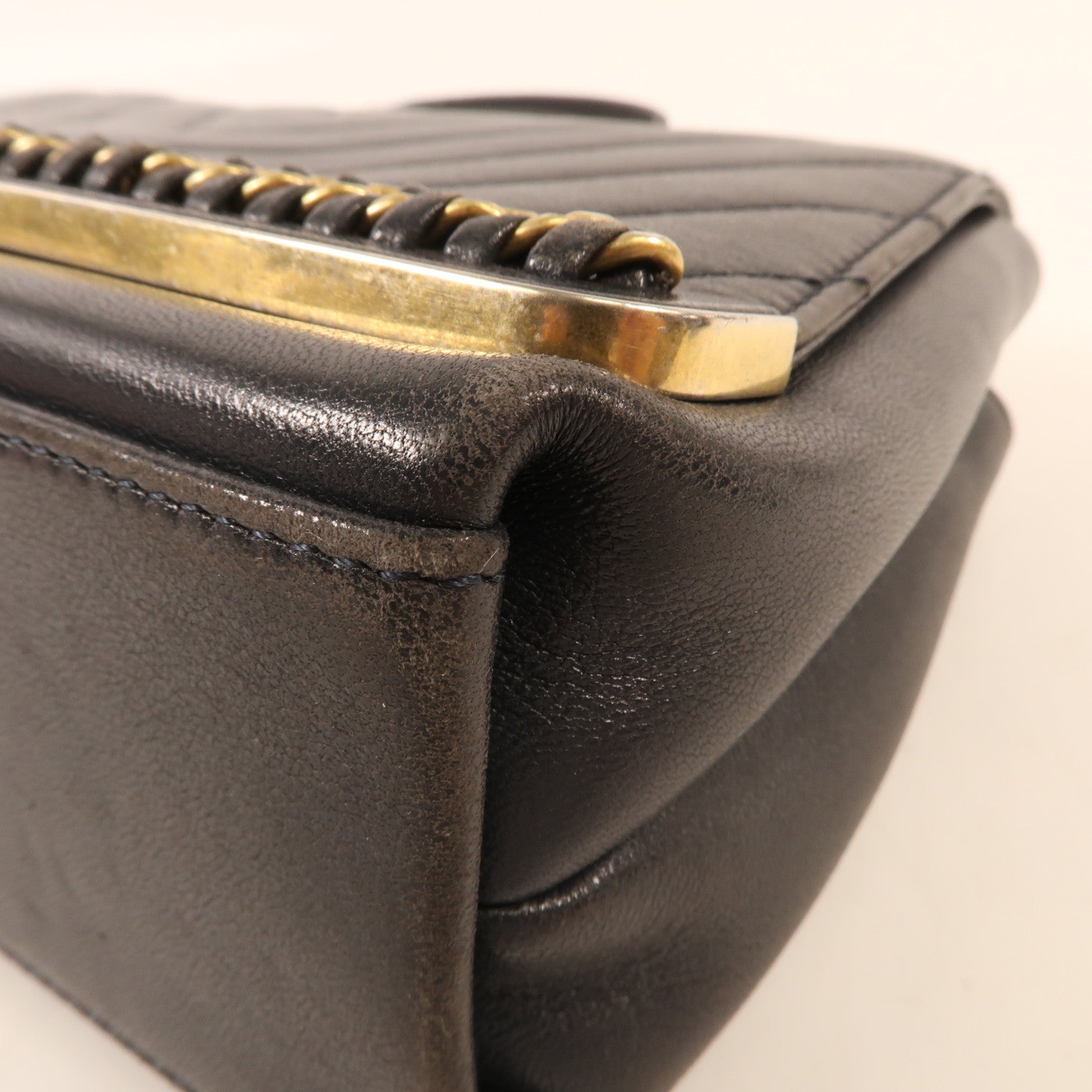 CHANEL 牛皮皮革Shoulder Bag金扣鏈帶肩背袋