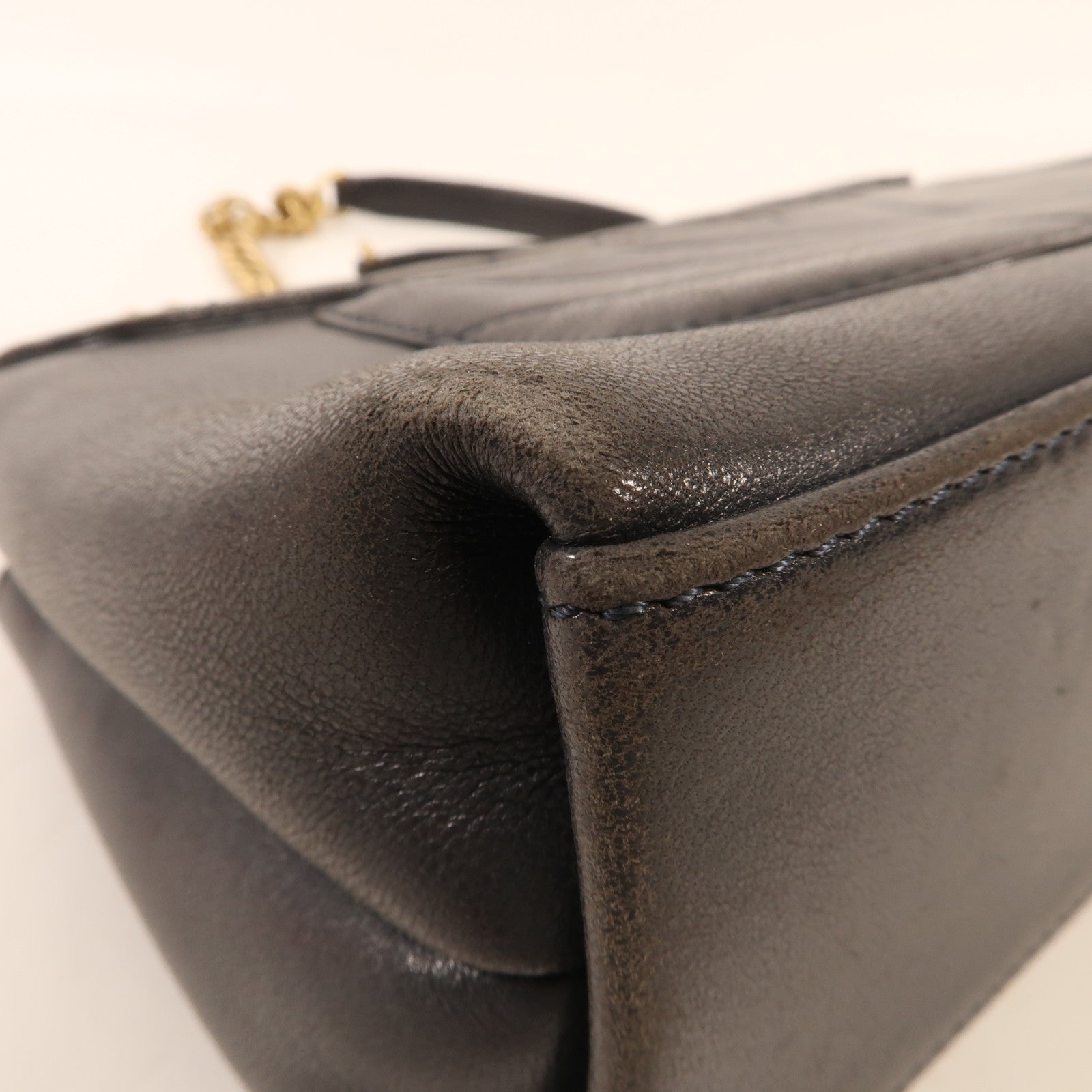 CHANEL 牛皮皮革Shoulder Bag金扣鏈帶肩背袋