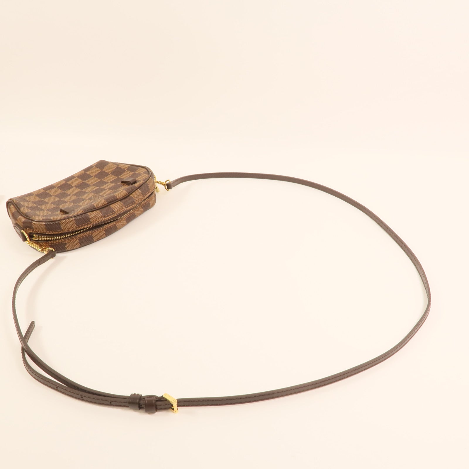 LOUIS VUITTON Damier Pochette Ipanema金扣肩背袋