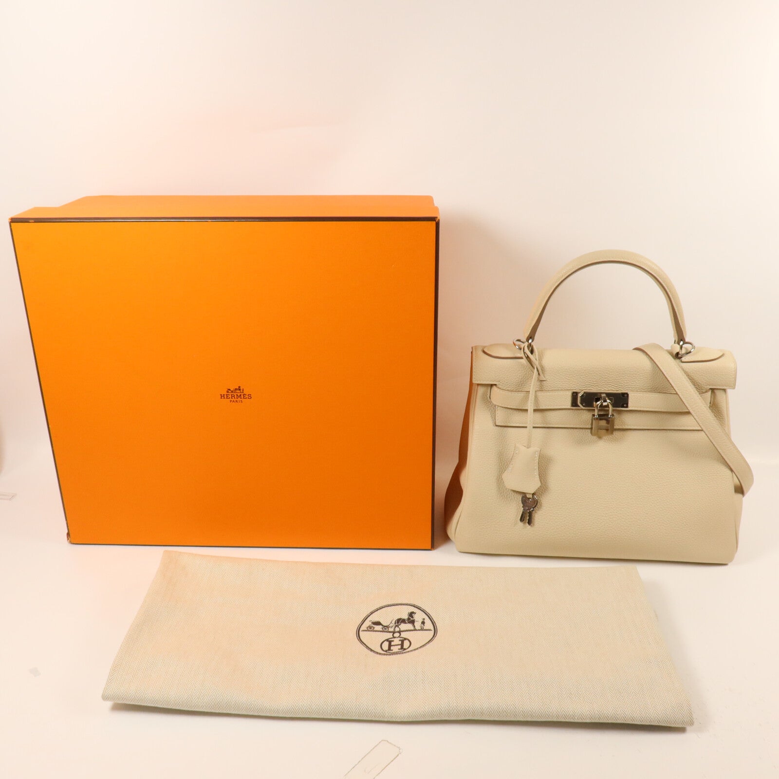 HERMES Clemence皮革Kelly 28手挽肩背兩用袋Craie