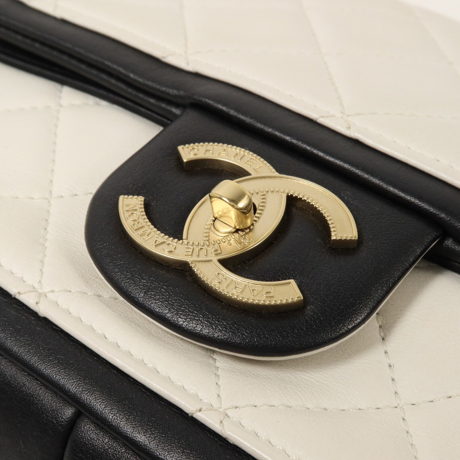 CHANEL 牛皮皮革Flap Bag鏈帶肩背袋