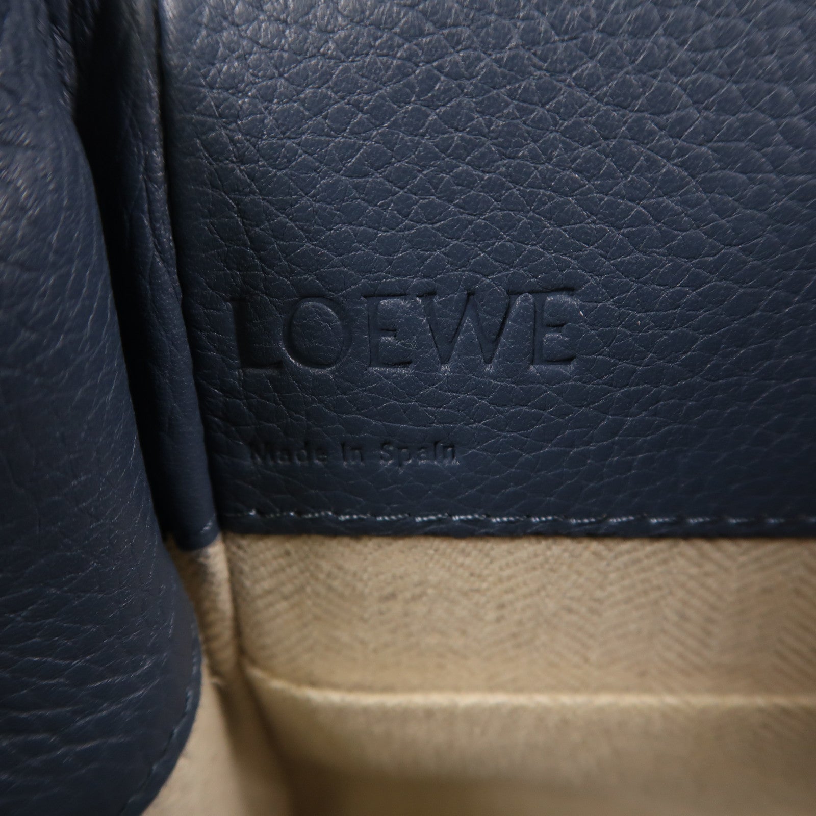 LOEWE 牛皮皮革Mini Hammock銀扣手挽肩背兩用袋