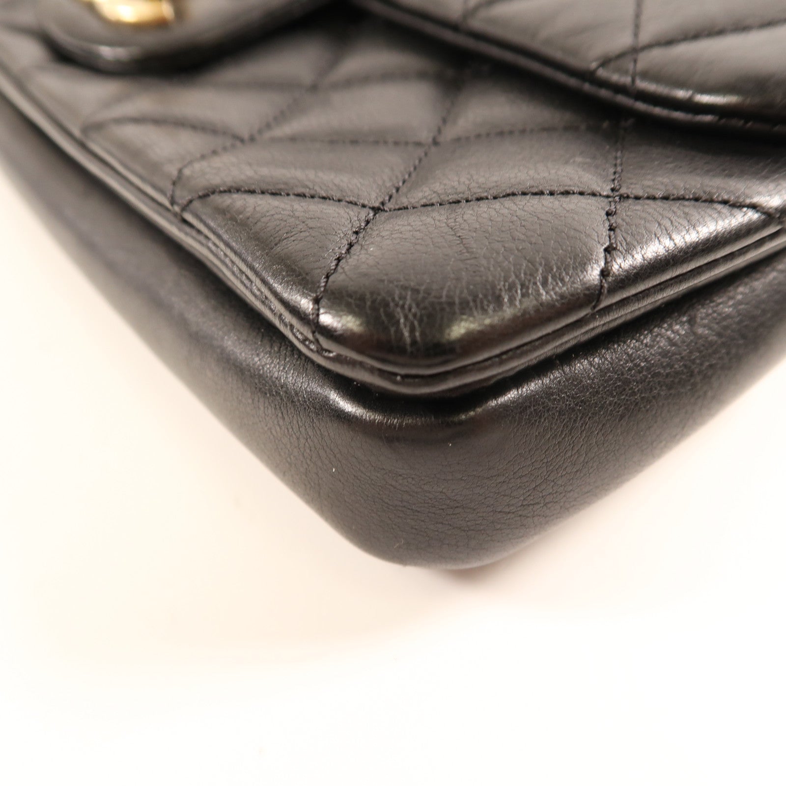 CHANEL 牛皮皮革Chain Shoulder金扣鏈帶肩背袋