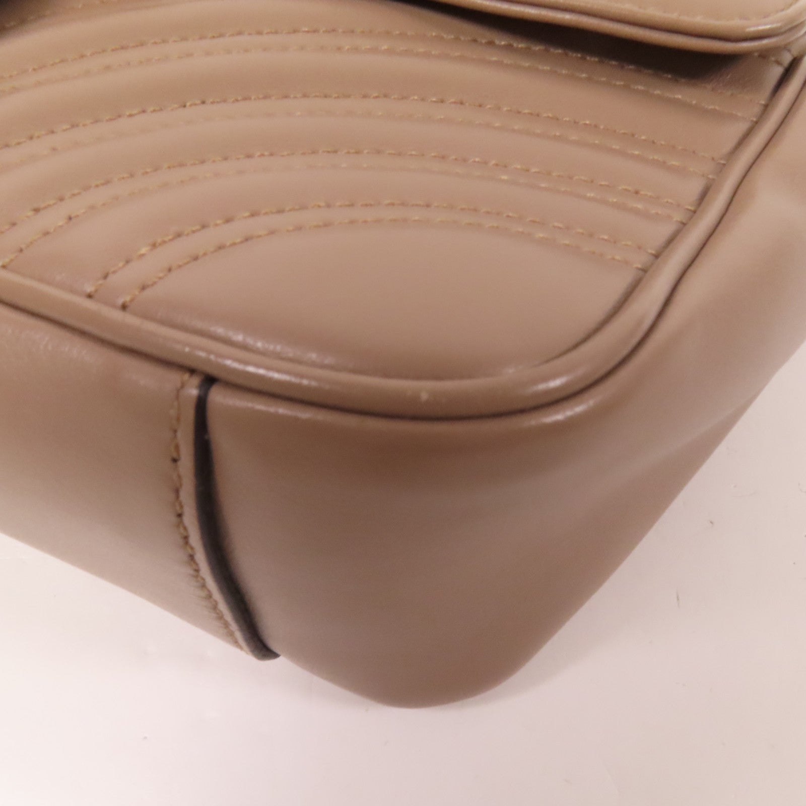 GUCCI 牛皮皮革GG Marmont金扣鏈帶肩背袋