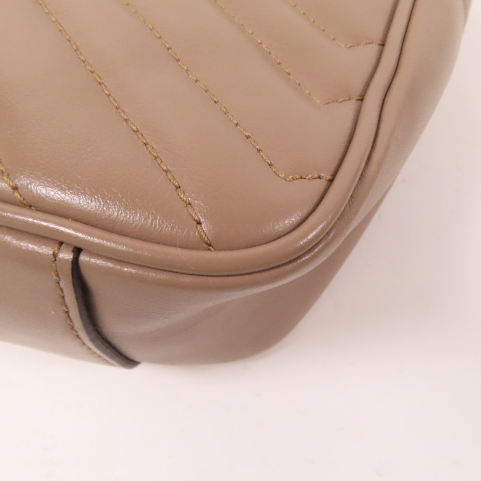 GUCCI 牛皮皮革GG Marmont金扣鏈帶肩背袋