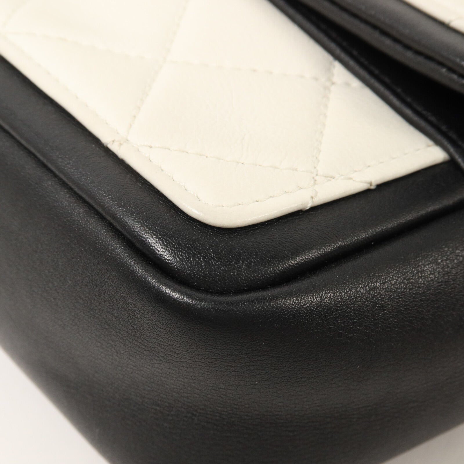 CHANEL 牛皮皮革Flap Bag鏈帶肩背袋