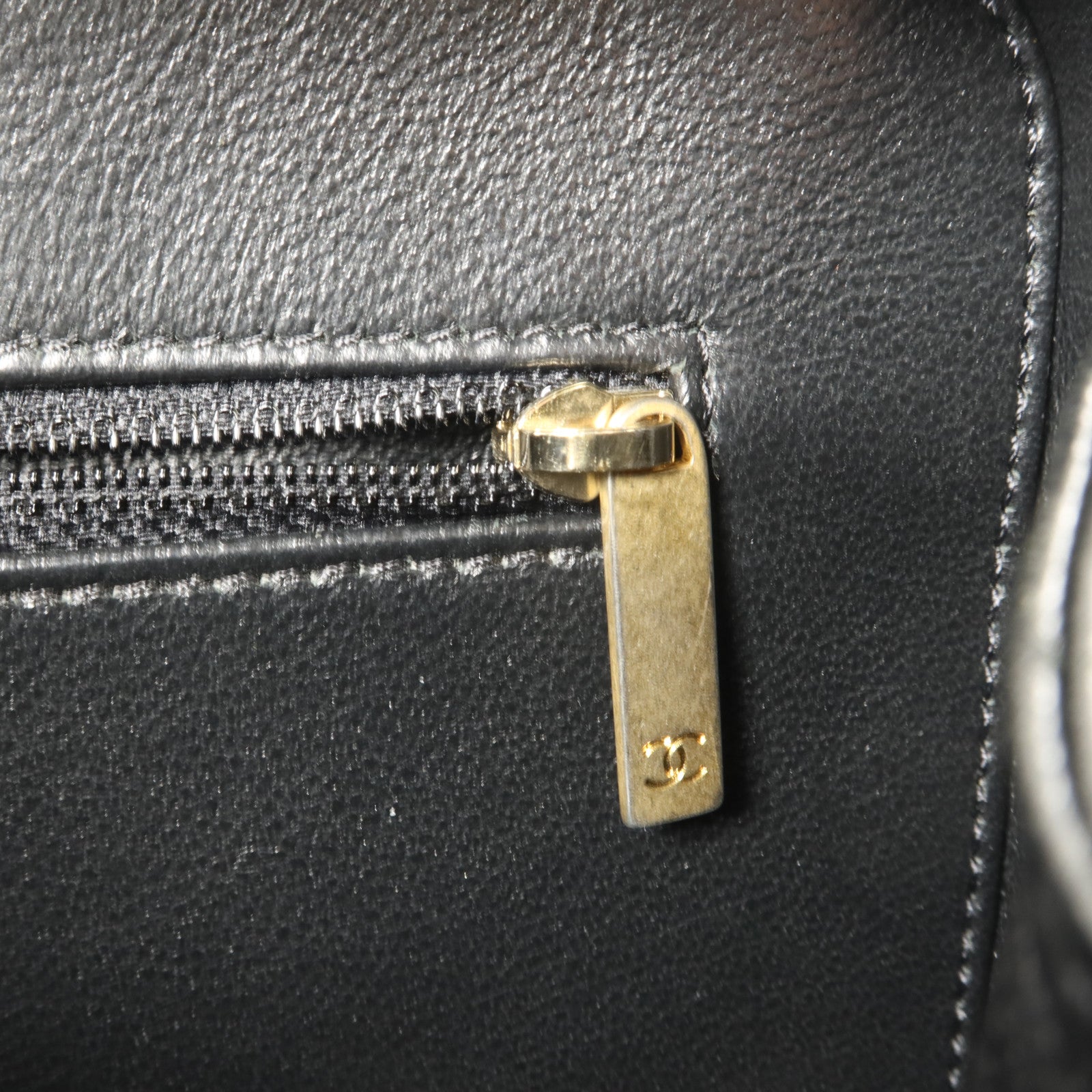 CHANEL 牛皮皮革CC Filigree Vanity Case Medium手挽肩背兩用袋