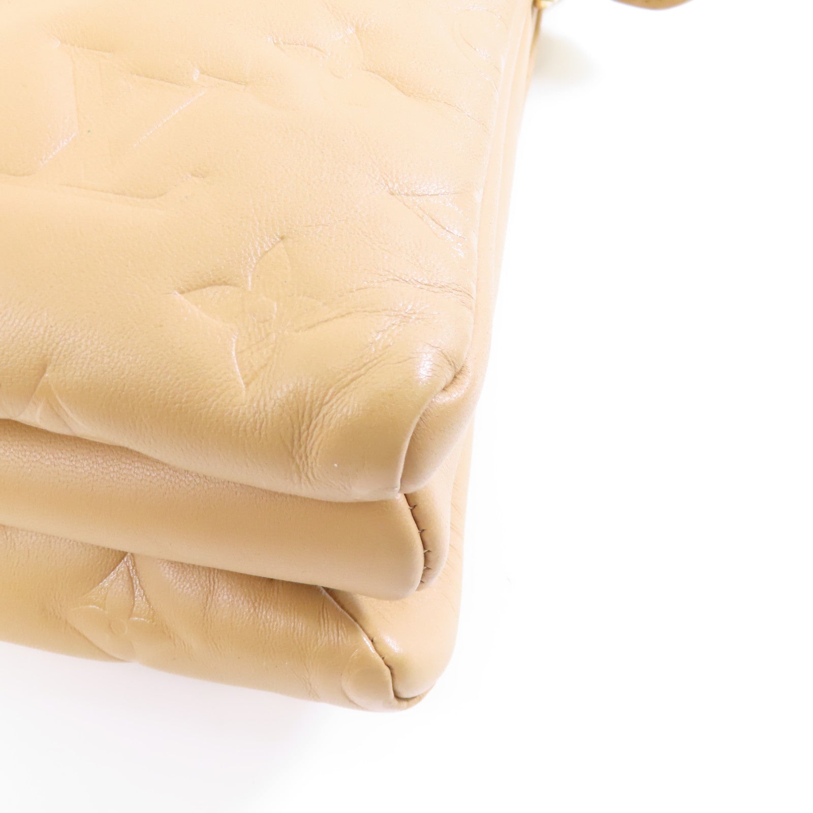 LOUIS VUITTON 【激減優惠】Monogram-Embossed Coussin PM Bag金扣手挽肩背兩用袋駝色