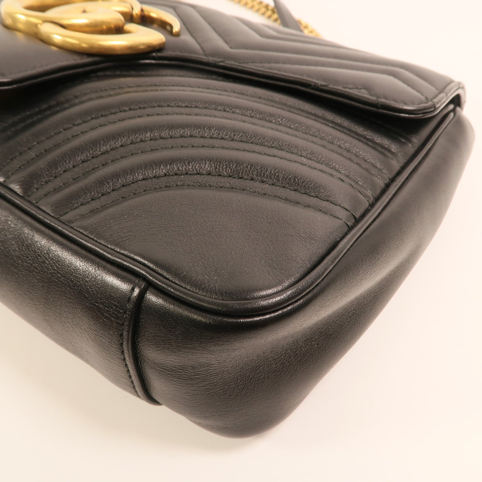 GUCCI 牛皮皮革GG Marmont Medium金扣鏈帶肩背袋
