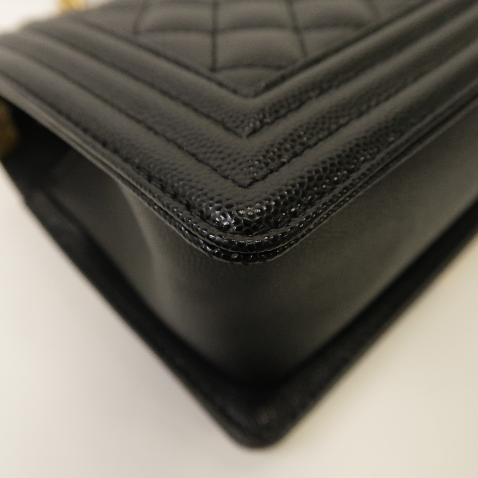 CHANEL 菱格Caviar皮革金扣鏈帶肩背袋黑色