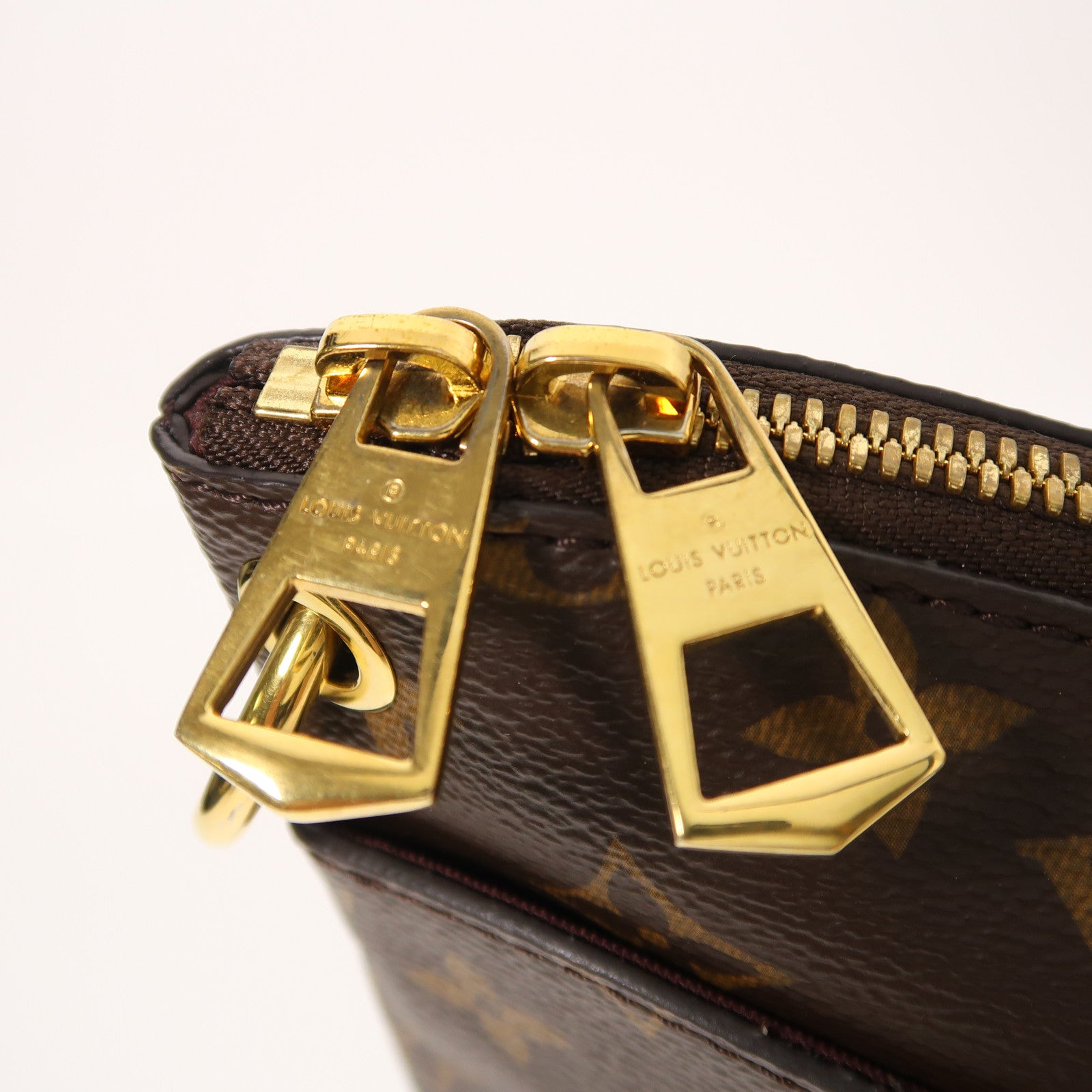 LOUIS VUITTON Monogram Odeon金扣手挽袋棕色