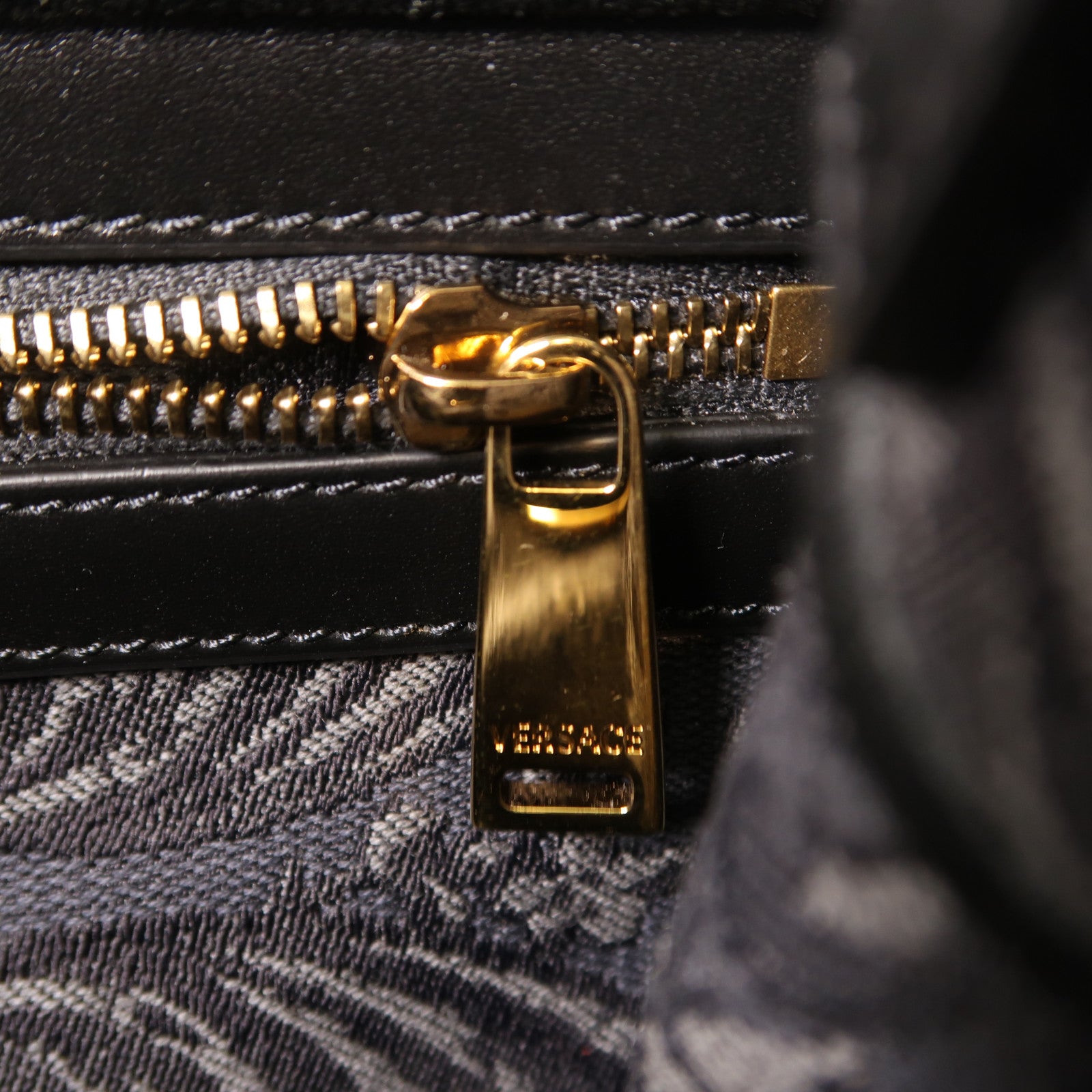 VERSACE 帆布2 Way Shoulder Bag金扣手挽肩背兩用袋