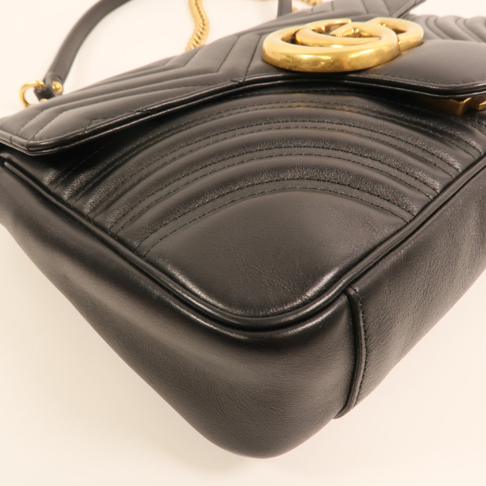 GUCCI 牛皮皮革GG Marmont Medium金扣鏈帶肩背袋