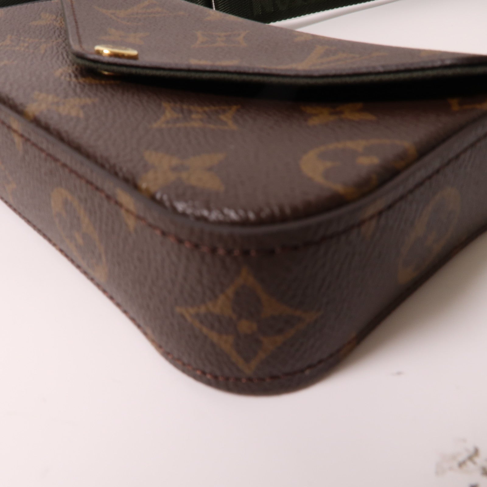 LOUIS VUITTON Monogram Felicie Strap & Go金扣肩背袋啡色