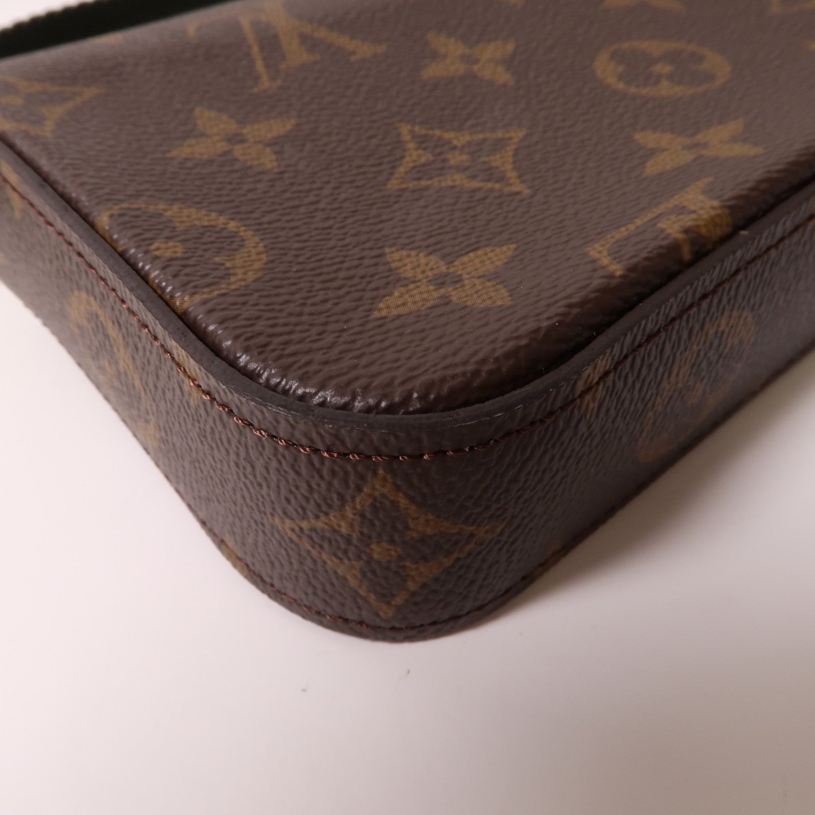 LOUIS VUITTON Monogram Felicie Strap & Go金扣肩背袋啡色