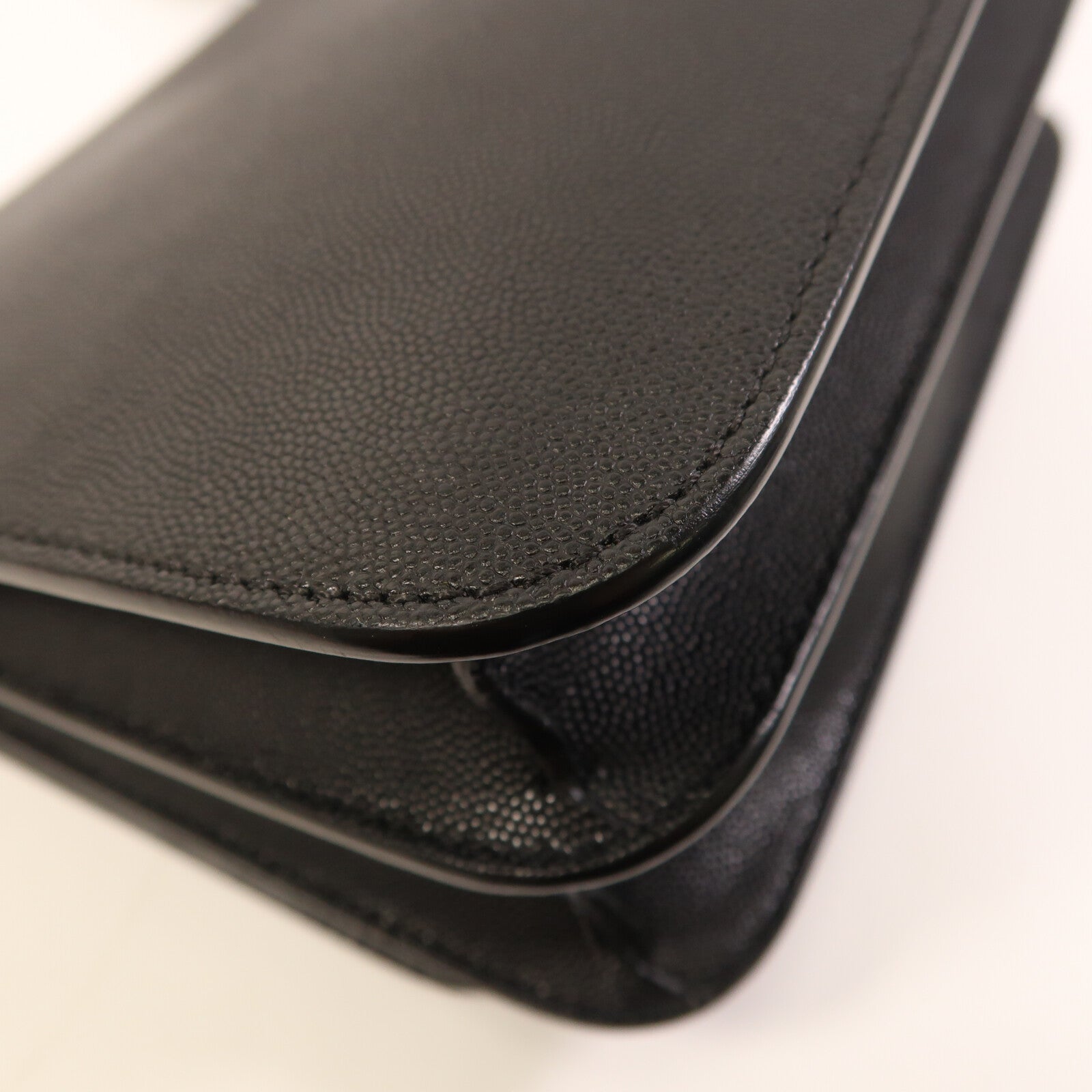 BURBERRY 牛皮皮革TB Medium金扣肩背袋