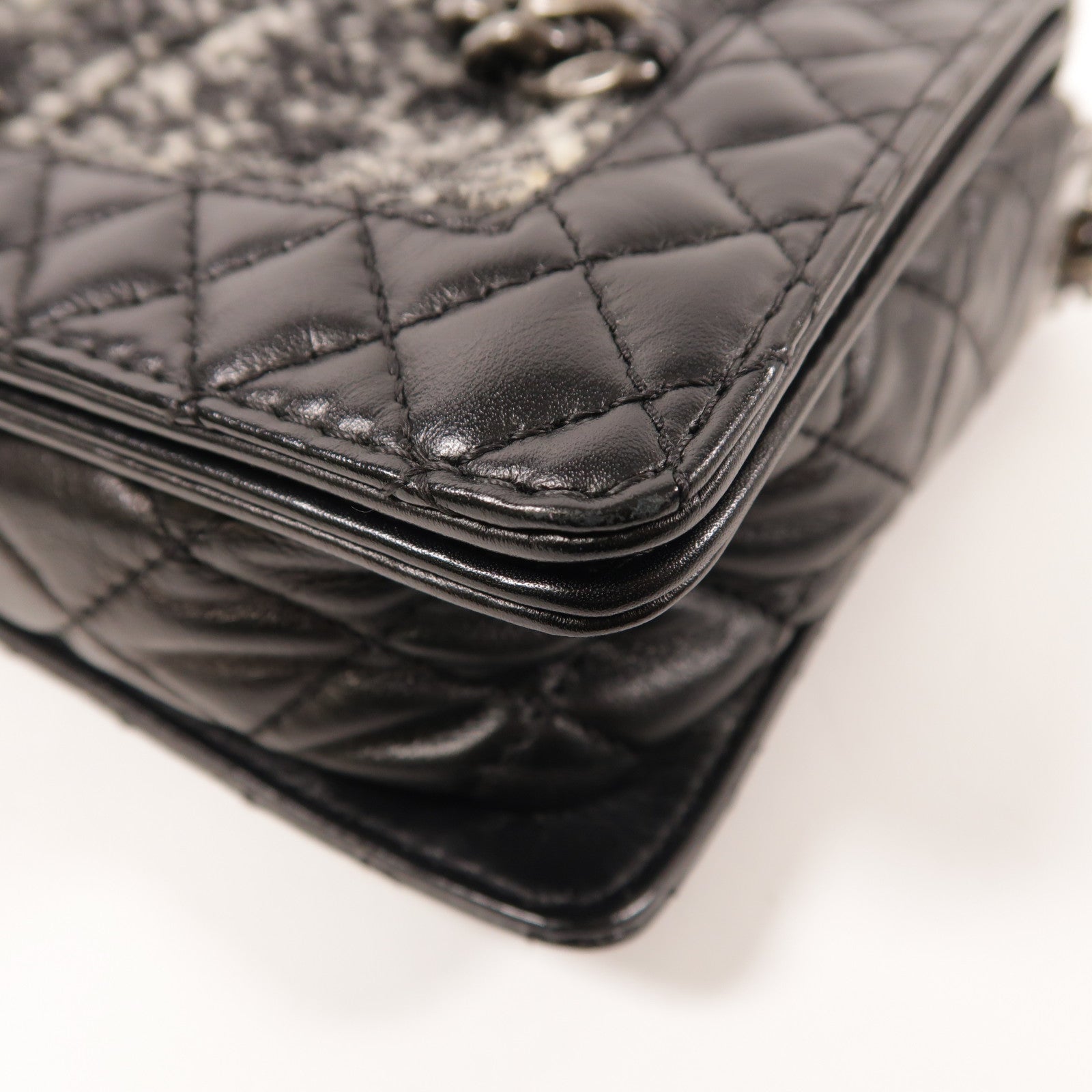 CHANEL CC Boy 28 Chain Shoulder Bag Tweed/Calfskin Leather Black