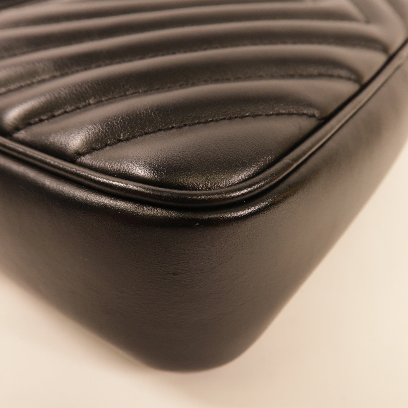 SAINT LAURENT 牛皮皮革Lou Camera Bag肩背袋