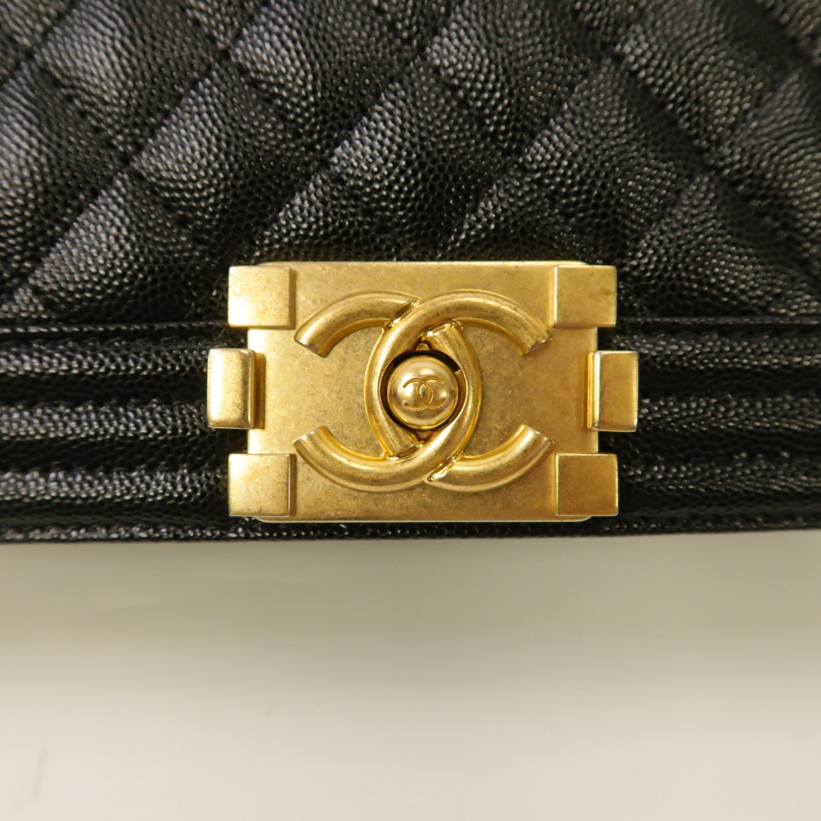 CHANEL 菱格Caviar皮革金扣鏈帶肩背袋黑色