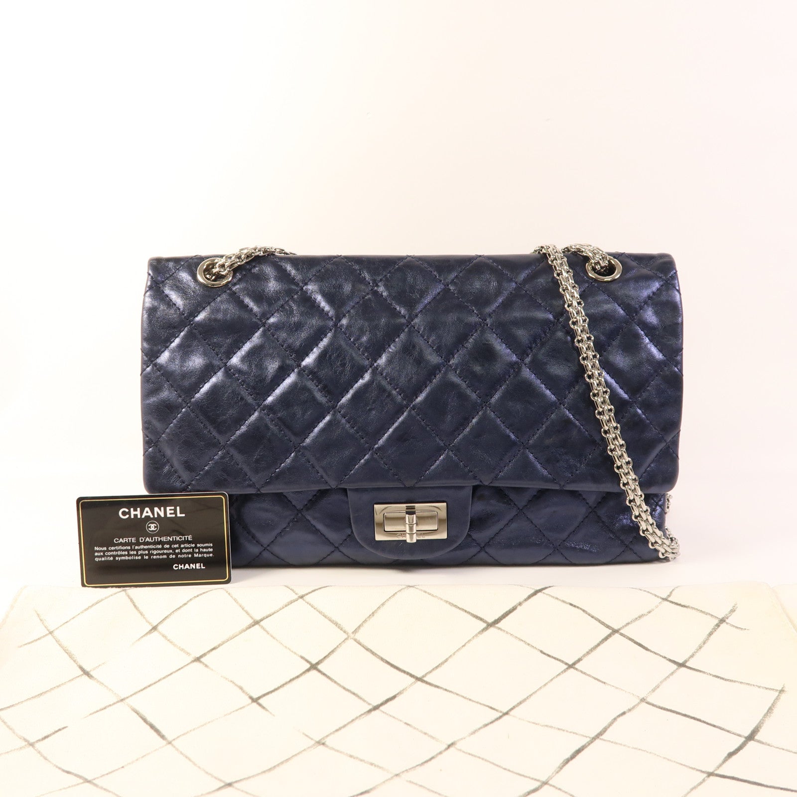 CHANEL 牛皮皮革2.55銀扣鏈帶肩背袋