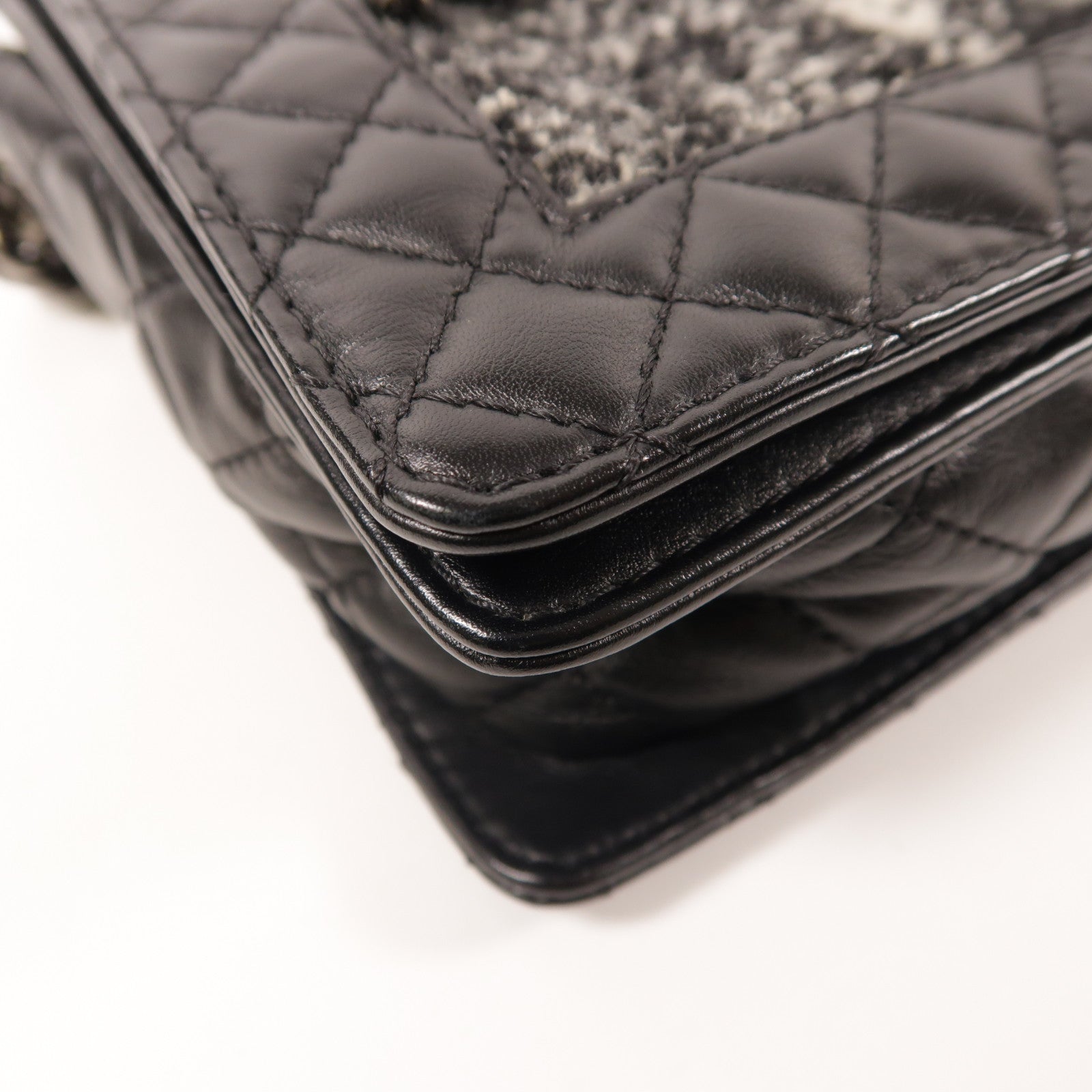 CHANEL CC Boy 28 Chain Shoulder Bag Tweed/Calfskin Leather Black