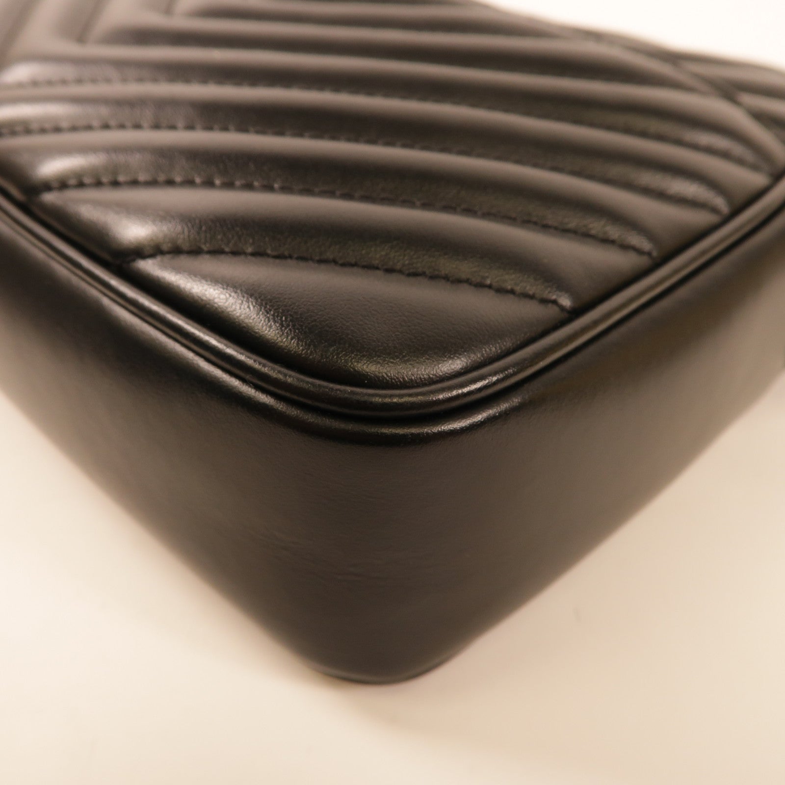 SAINT LAURENT 牛皮皮革Lou Camera Bag肩背袋