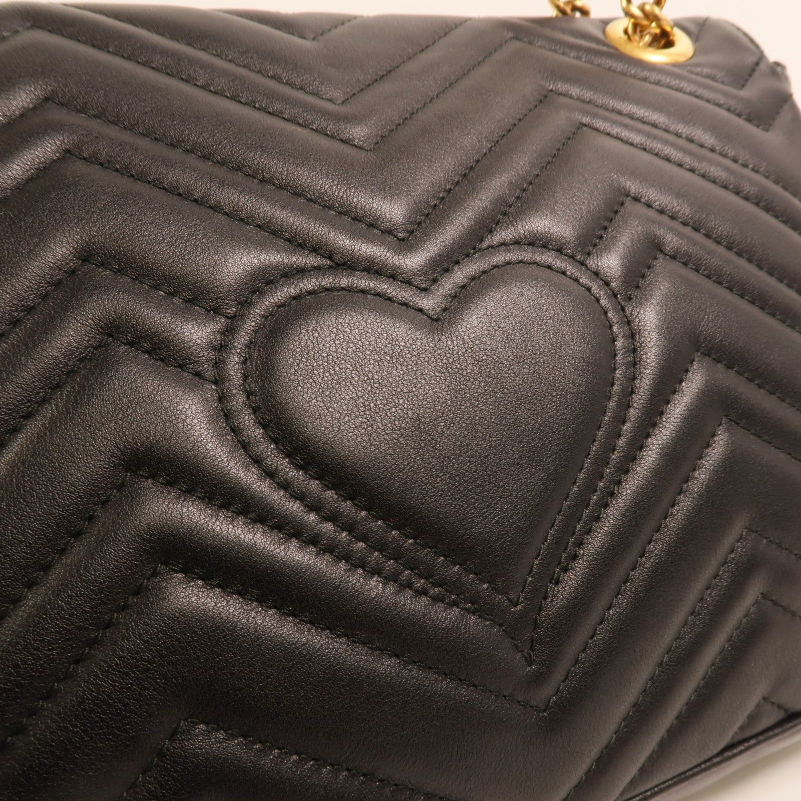 GUCCI 牛皮皮革GG Marmont Medium金扣鏈帶肩背袋
