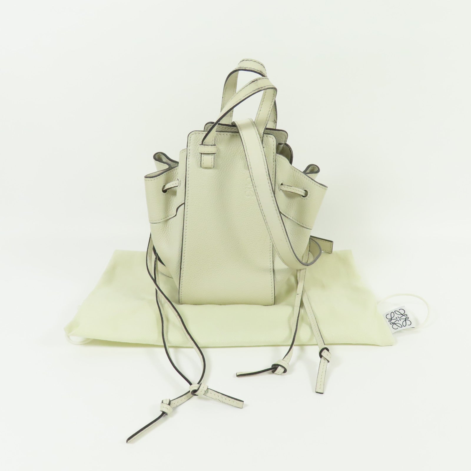 LOEWE 牛皮皮革Mini Hammock銀扣手挽肩背兩用袋
