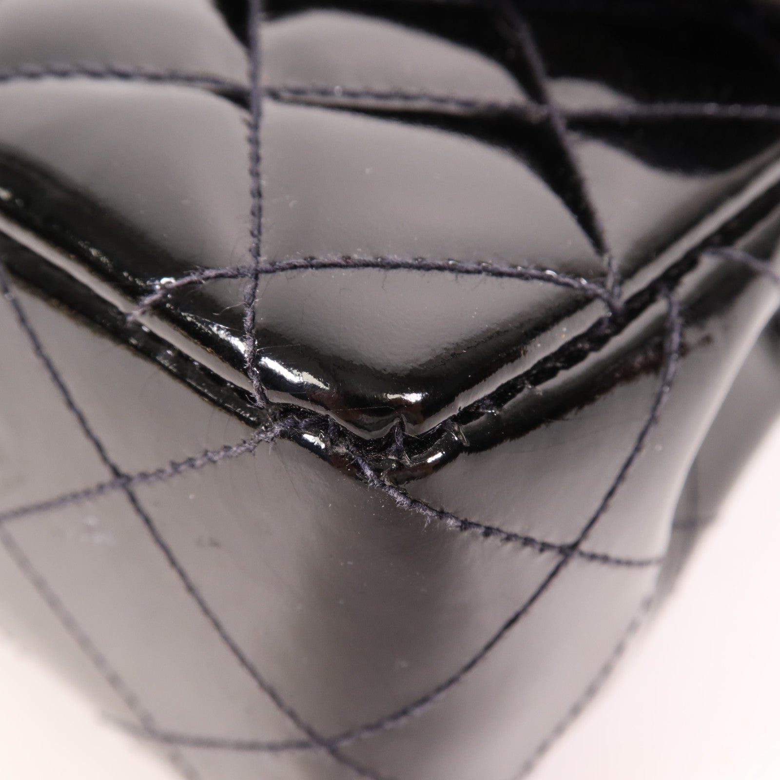 CHANEL 漆皮皮革Classic 23金扣鏈帶肩背袋