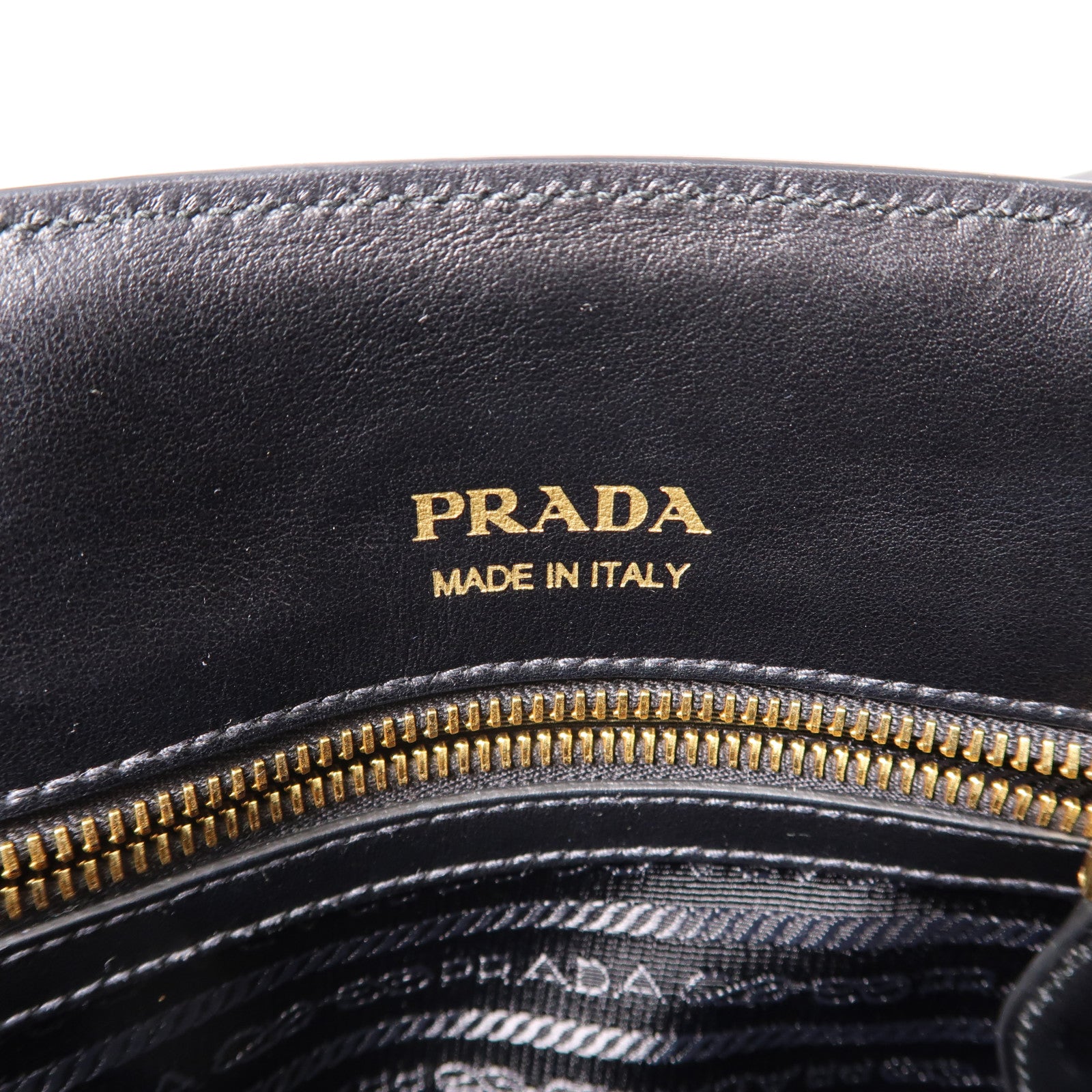 PRADA 牛皮皮革Shoulder Bag金扣手挽肩背兩用袋黑色